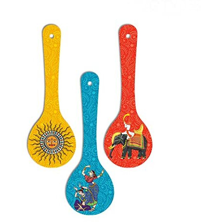Artvibes Madhubani Art Wooden Wall Hanger for Home | Office | Living Room | Gift | Modern Decoration Items | Kitchen Wall Decor | Home Decor Hanging Items (WH_5010NN), Set of 3