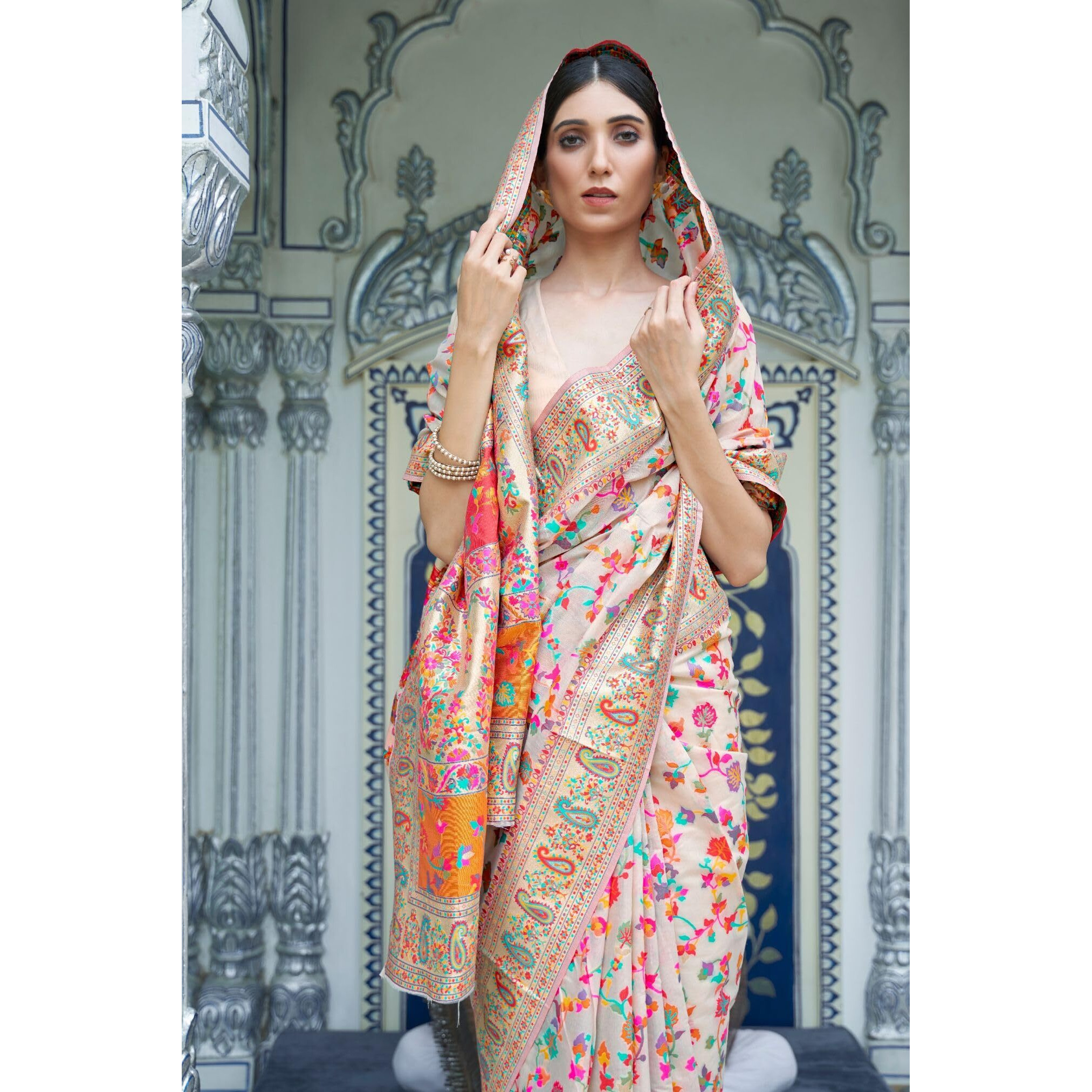 SGF11- Womens Kanjivaram Pure Soft Silk Handloom Saree Pure Golden Zari With Blouse Piece (White Kashmiri)