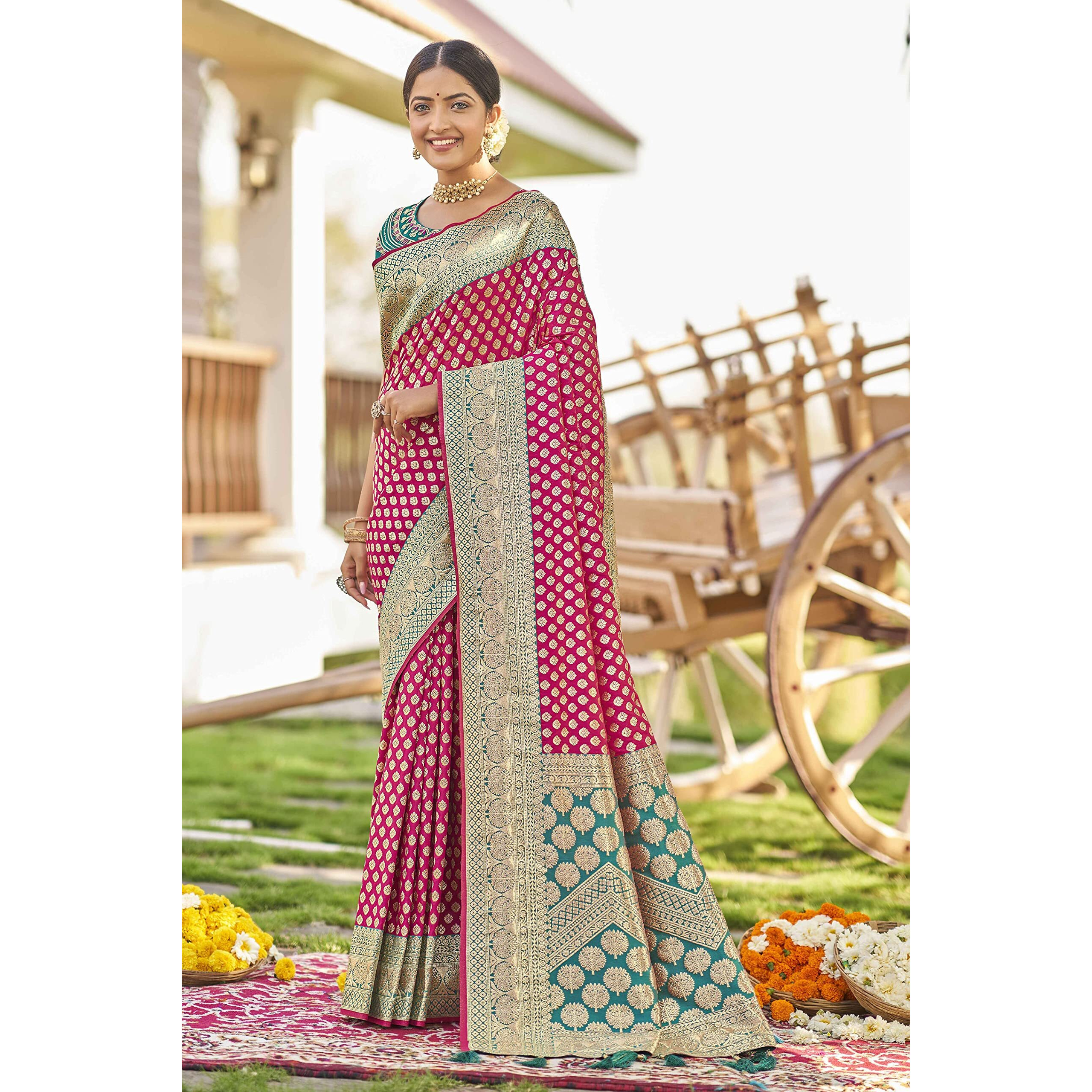 MANOHARI adorable woven pattern Banarasi Silk saree for women with Blouse Piece_MN1737
