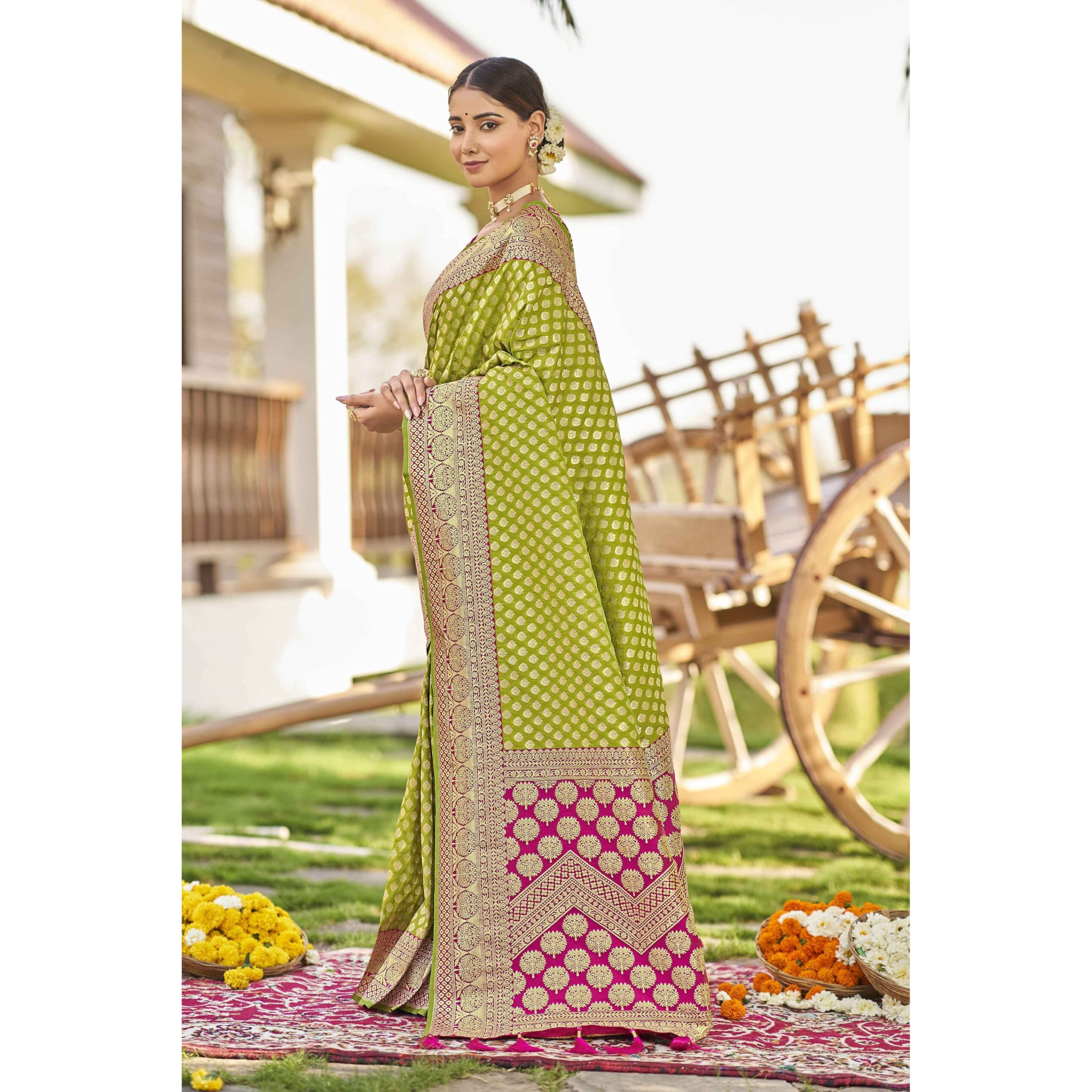 MANOHARI adorable woven pattern Banarasi Silk saree for women with Blouse Piece_MN1740