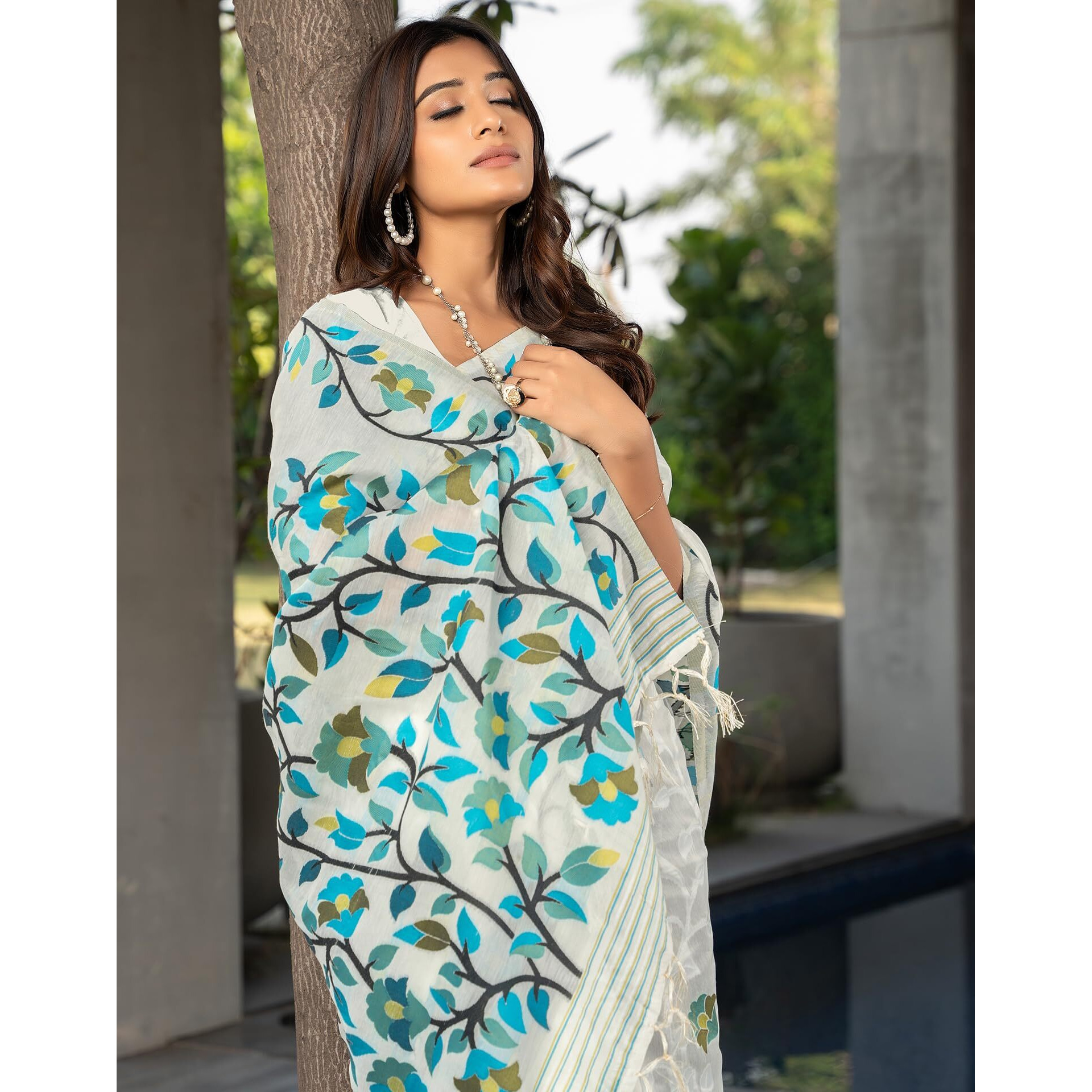 SIRIL Womens Cotton Jacquard Saree With Unstitched Blouse Piece (3417S217_White)