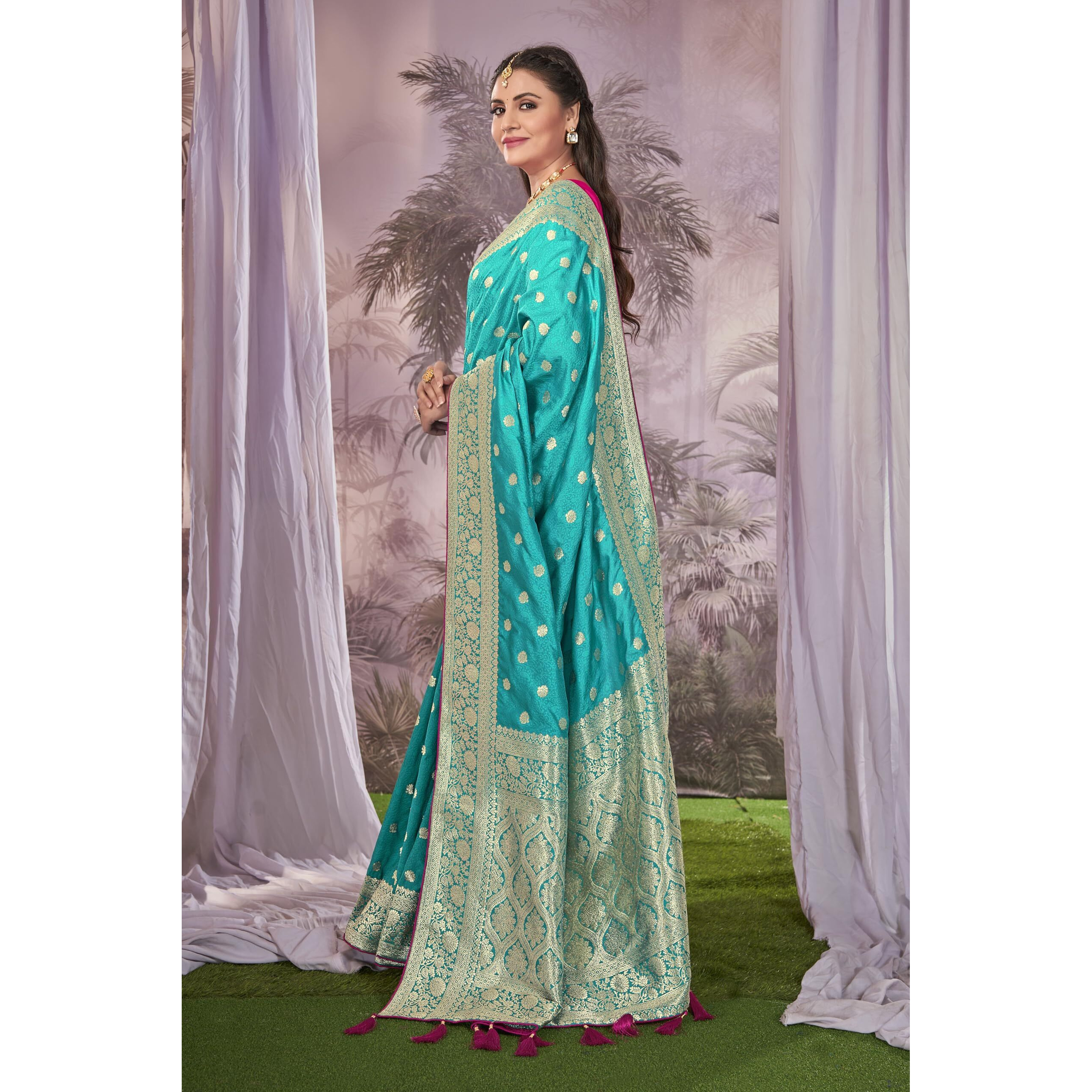 MANOHARI Banarasi Silk Woven Saree With Heavy Embroidery Blouse Piece_Mn1900 - Women, Blue