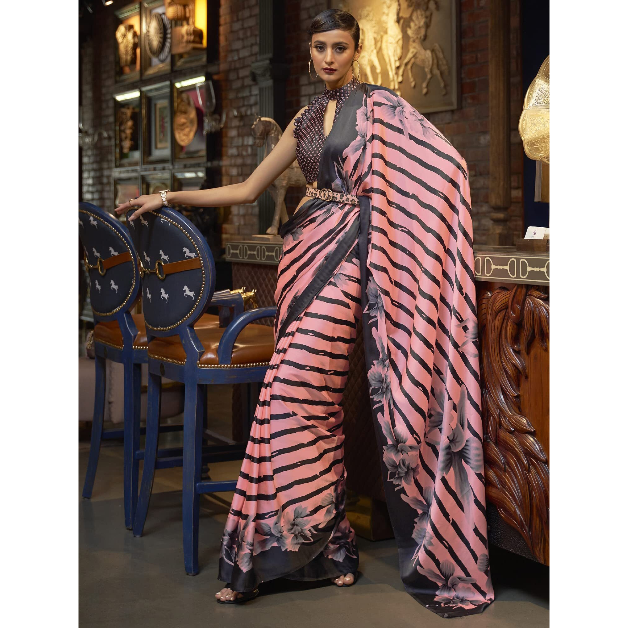 AKHILAM Womens Striped Crepe Printed Saree With Unstitched Blouse Piece (Pink_KLZE246001_RJ)