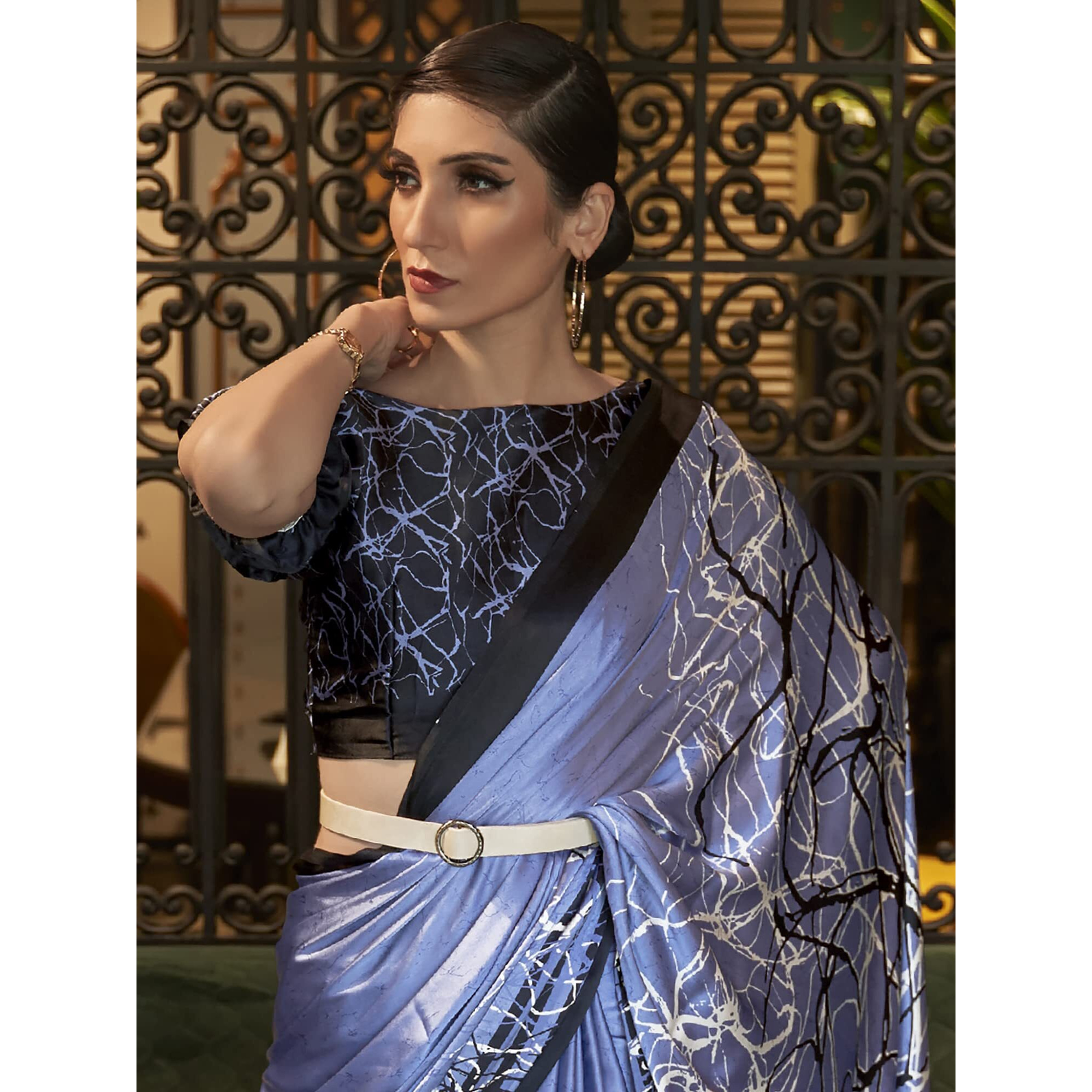 AKHILAM Womens Tie and Dye Crepe Printed Saree With Unstitched Blouse Piece (Blue_KLZE246012_RJ)