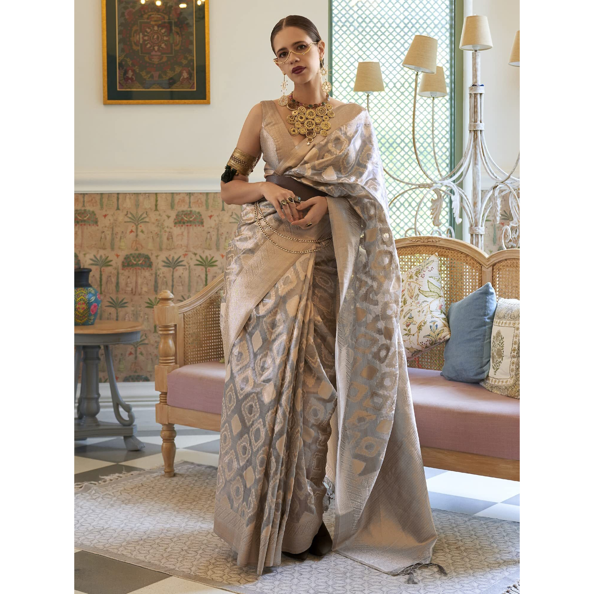 AKHILAM Womens Geometric Tissue Woven Design Saree With Unstitched Blouse Piece (Grey_KALKITS312005_RJ)