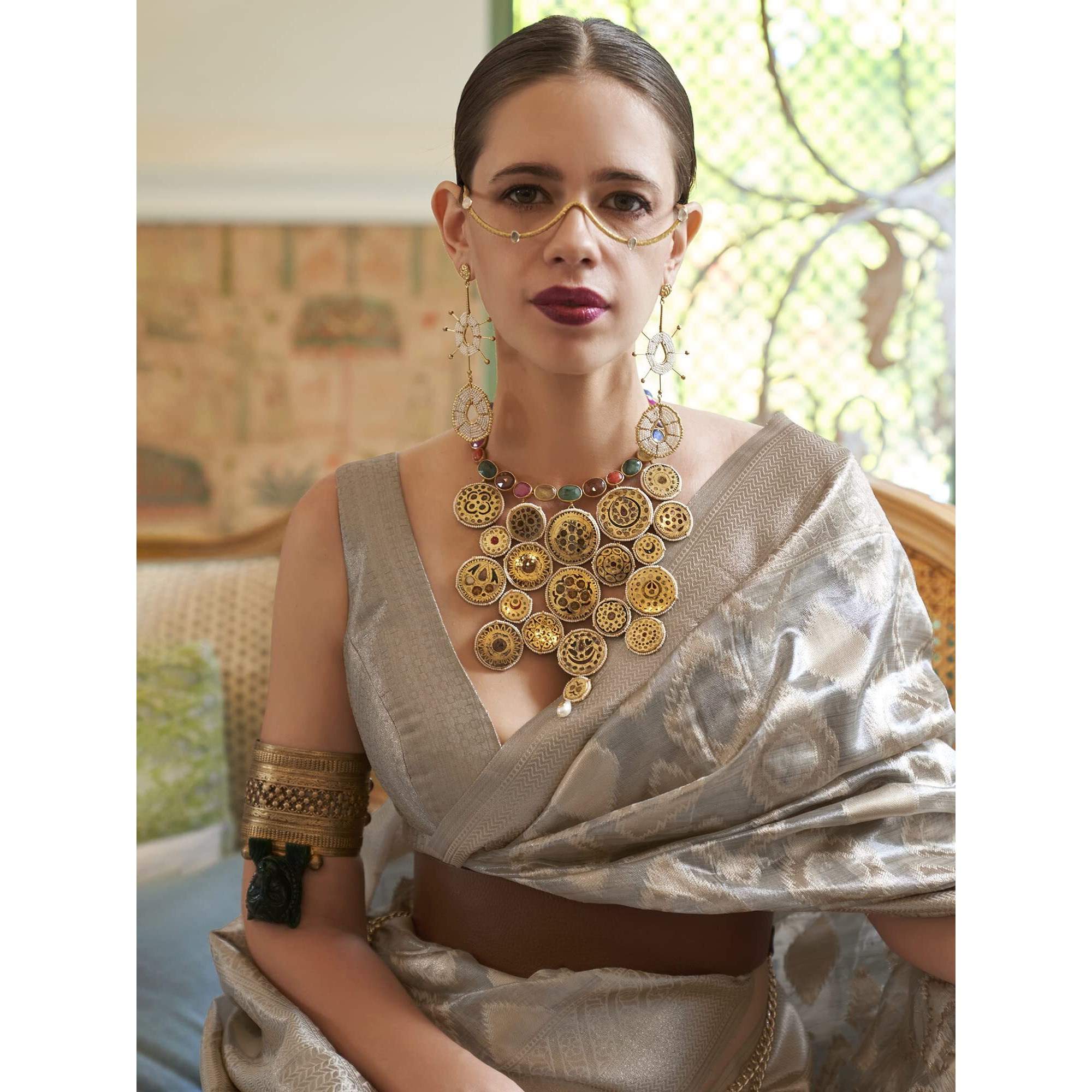 AKHILAM Womens Geometric Tissue Woven Design Saree With Unstitched Blouse Piece (Grey_KALKITS312005_RJ)