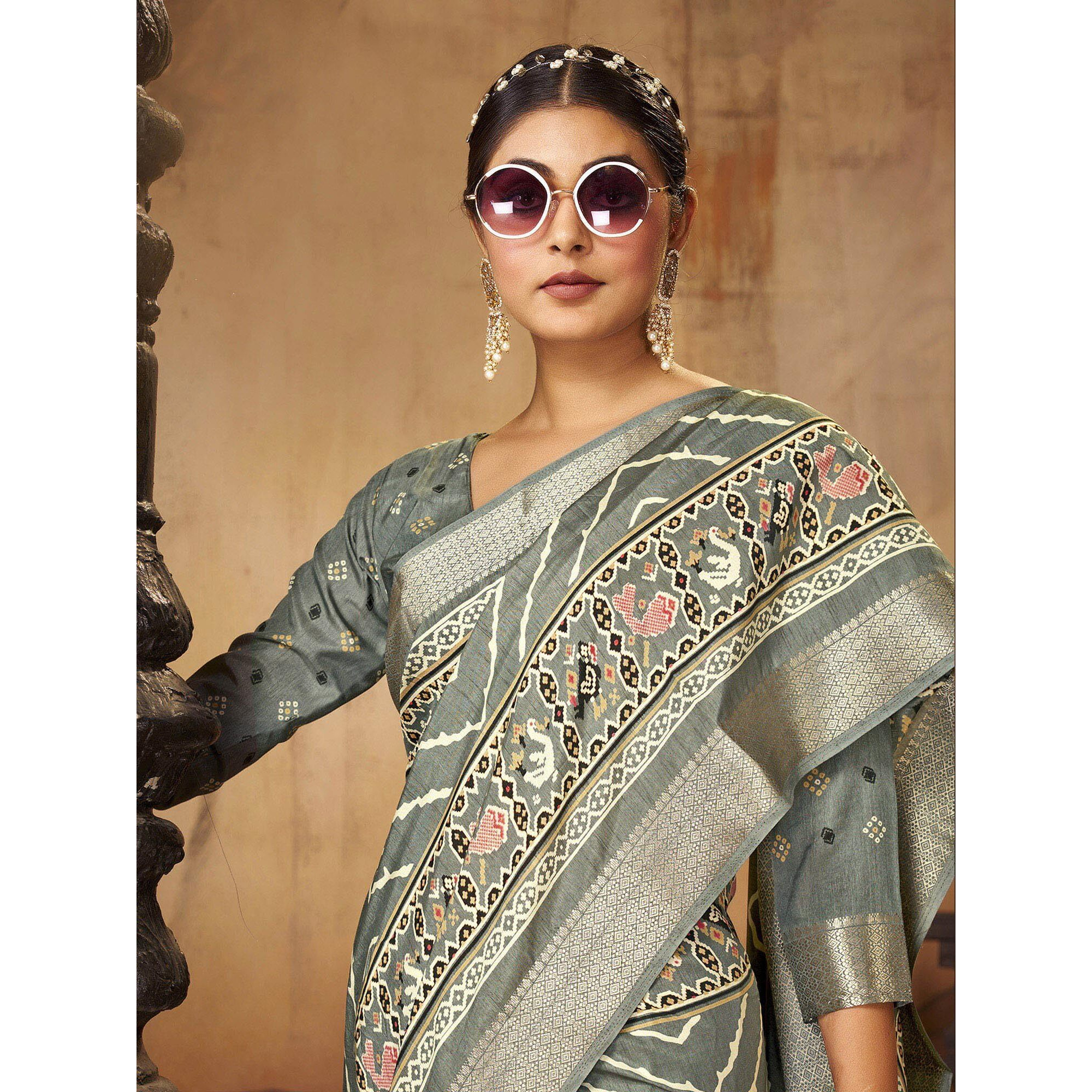 AKHILAM Womens Grey Printed Dola Silk Saree With Unstitched Blouse Piece