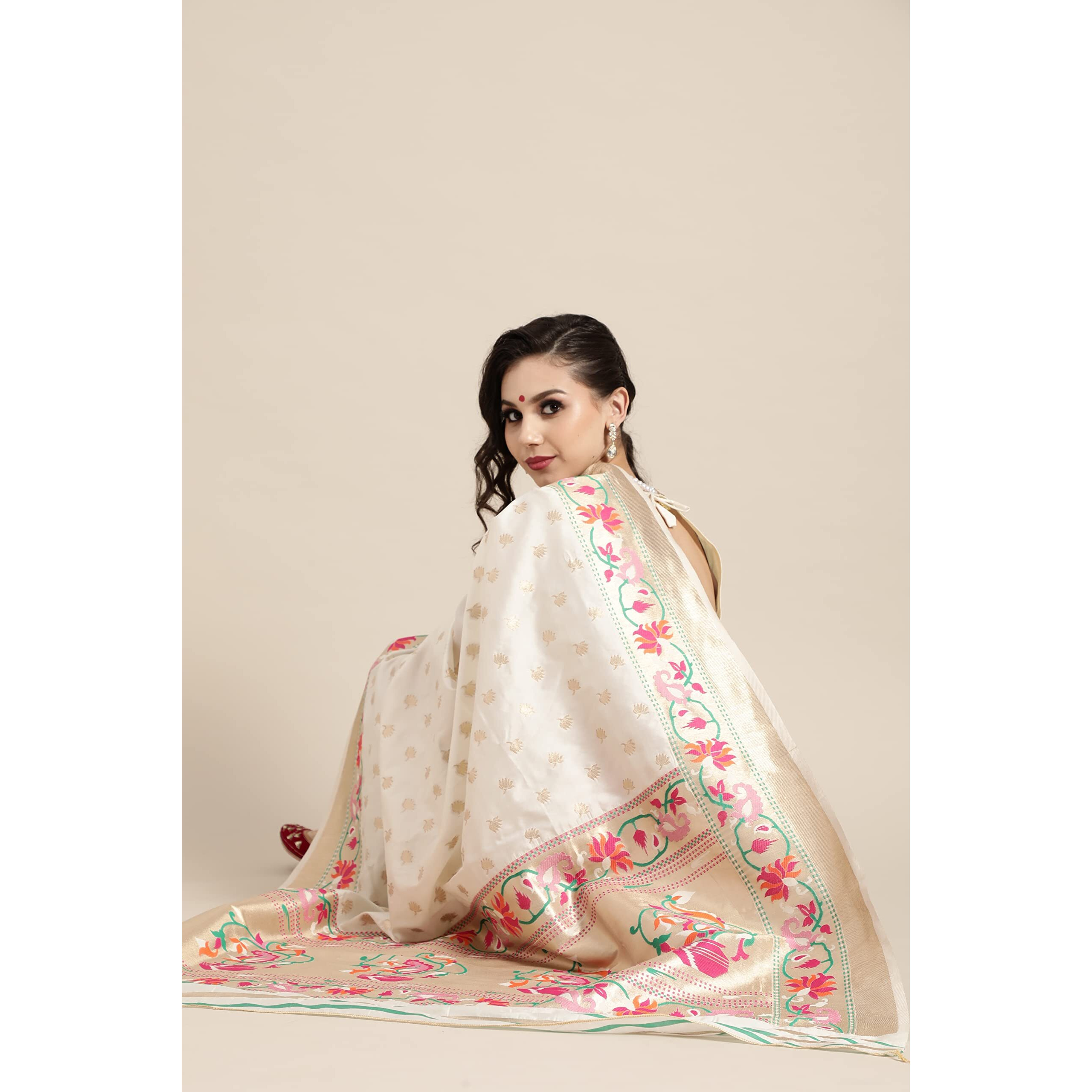 AKHILAM Womens Banarasi Silk Floral Saree with Unstitched Blouse Piece(Beige_KLNJS100003)