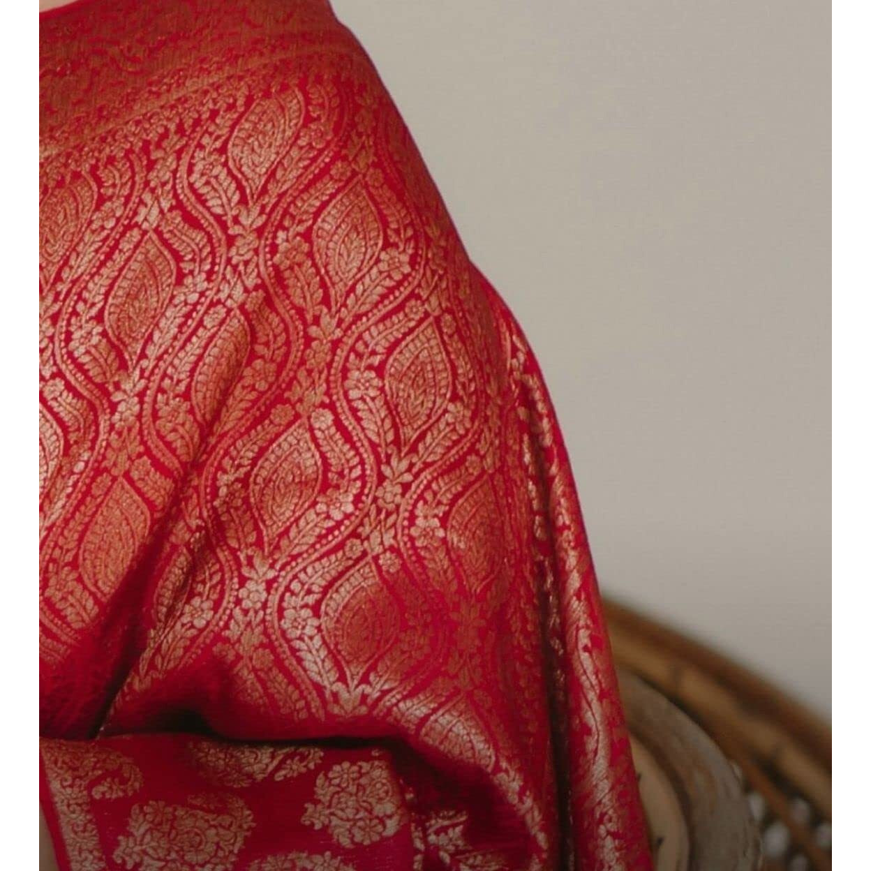 Flosive Womens Present Banarasi Soft Lichi Silk Saree Beautiful Jacquard Rich Pallu Design Work Zari Woven Kanjivaram Silk Style Saree With Soft Lichi Silk Blouse Piece (Red)