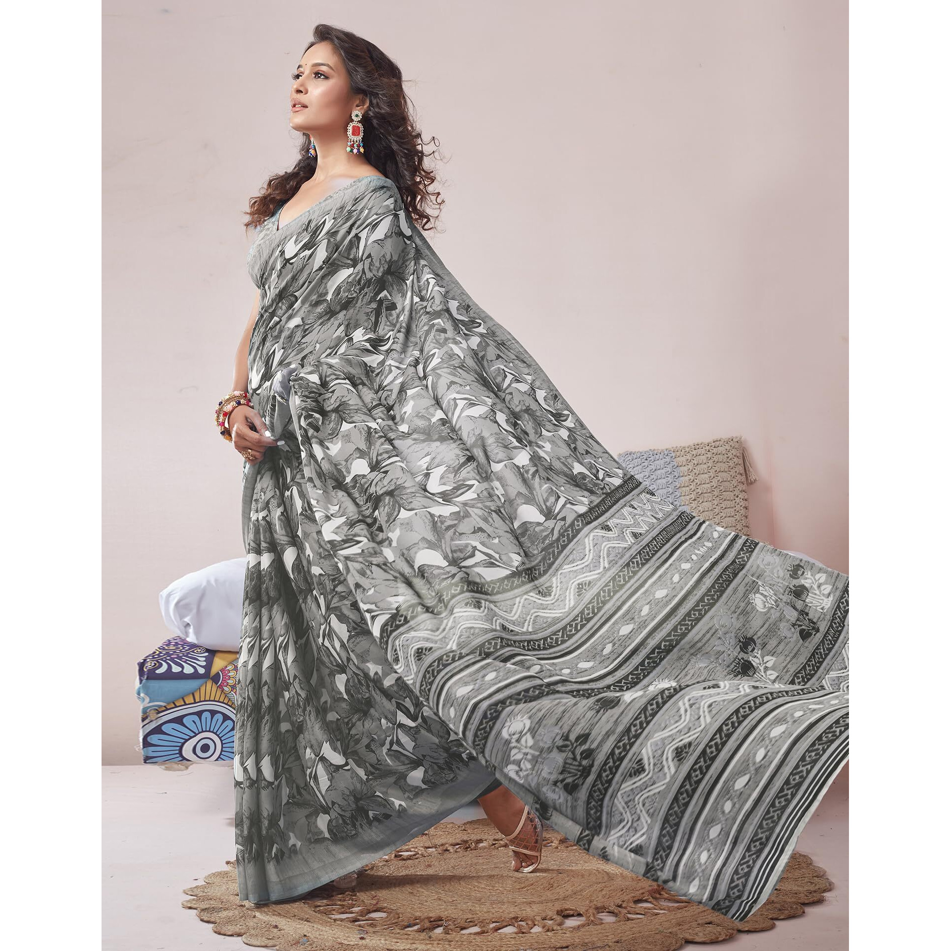 SIRIL Womens Georgette Floral Printed Saree With Unstitched Blouse Piece (3670S2565_Dark Grey)
