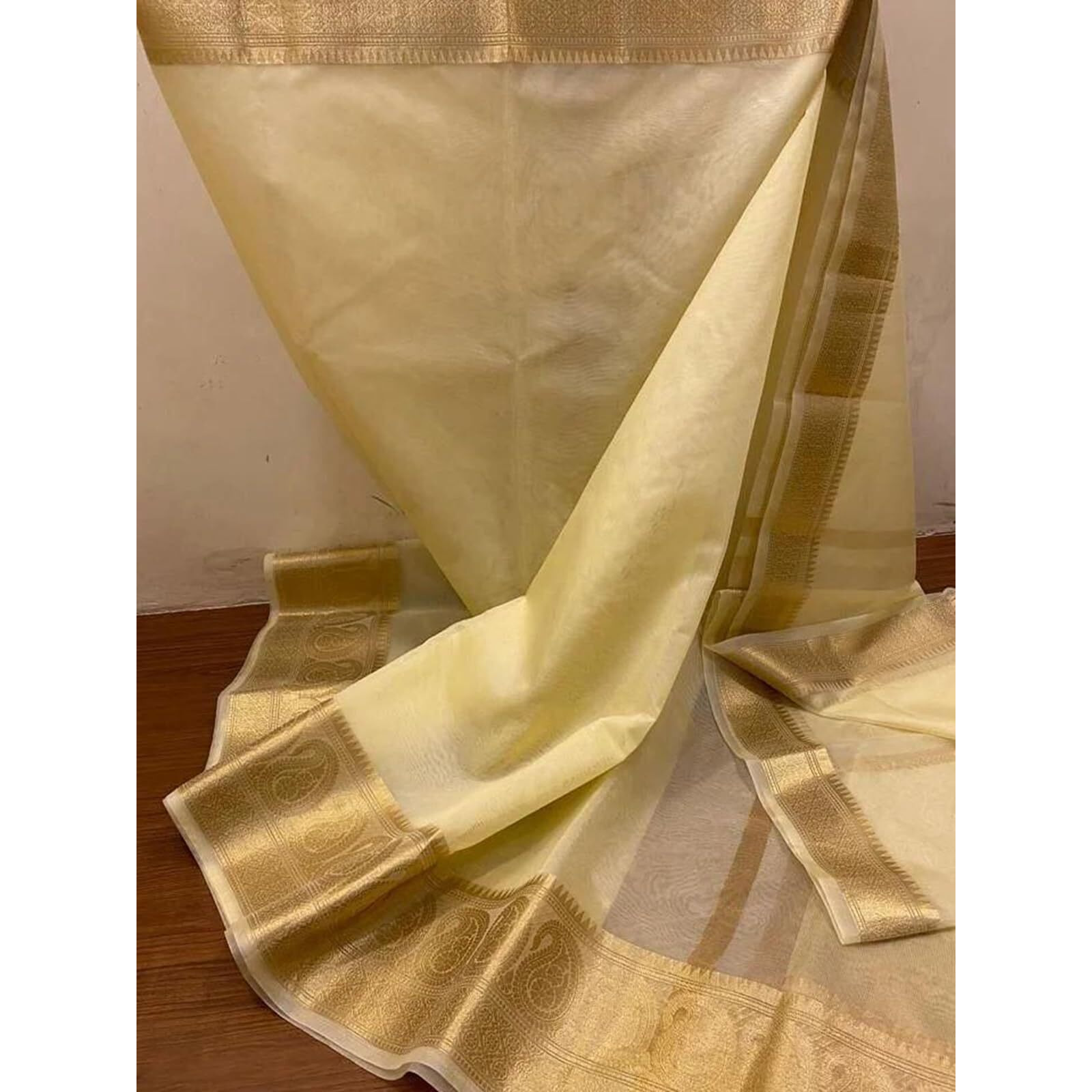 SIRIL Womens Zari Patta Organza Saree with Unstitched Blouse Piece (3276S253_Cream)