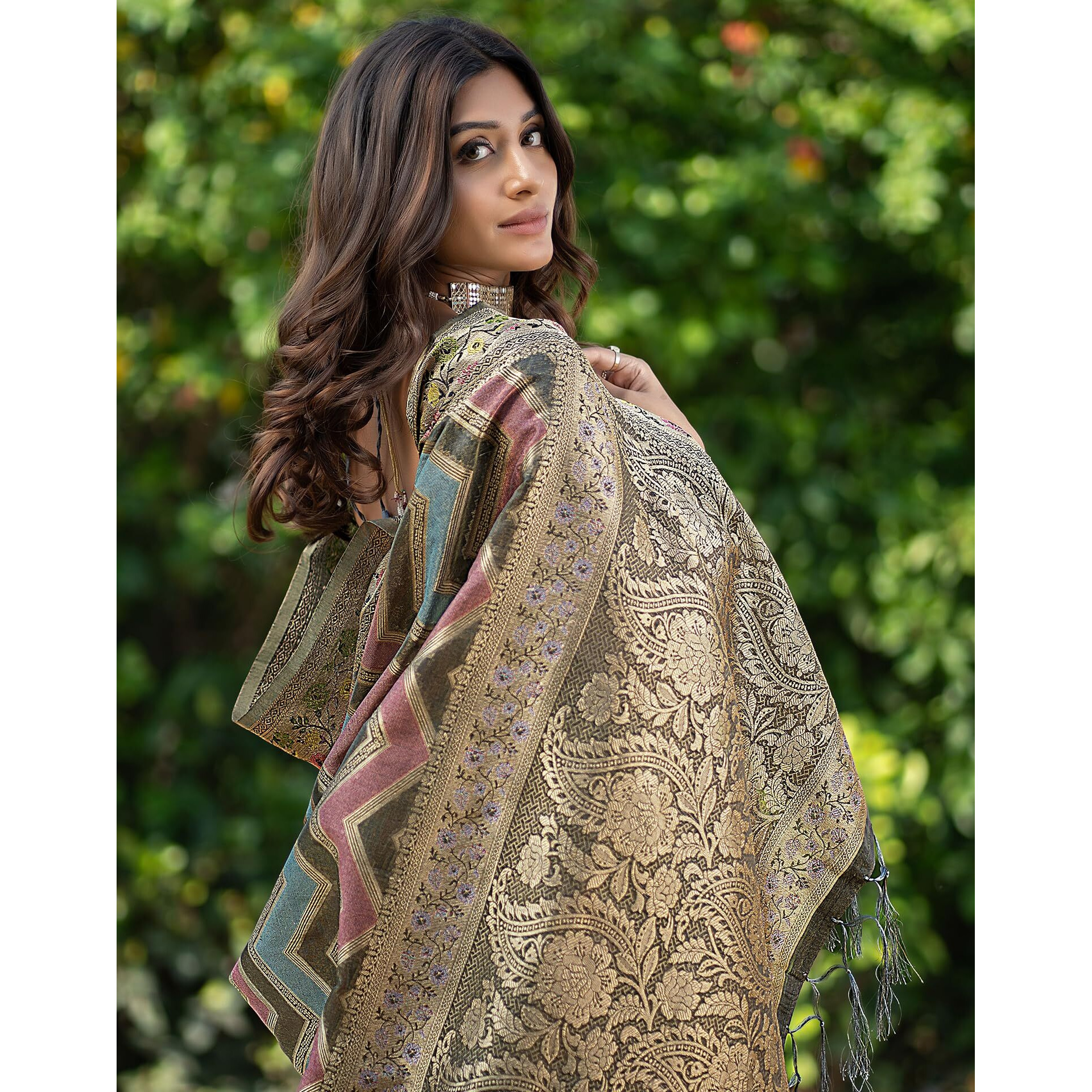 SIRIL Womens Organza Jacquard Saree With Unstitched Blouse Piece (3414S202_Mahendi Green)