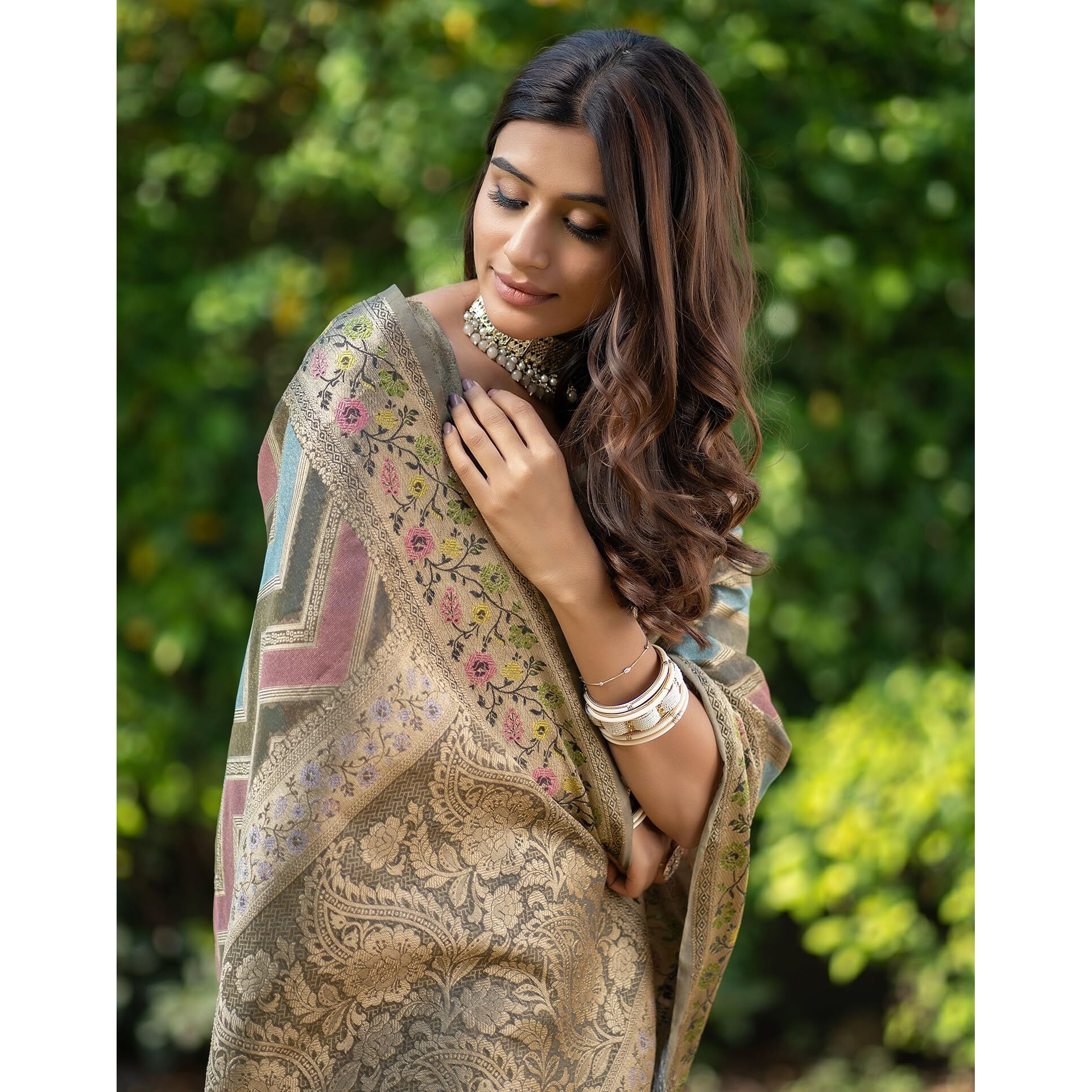 SIRIL Womens Organza Jacquard Saree With Unstitched Blouse Piece (3414S202_Mahendi Green)