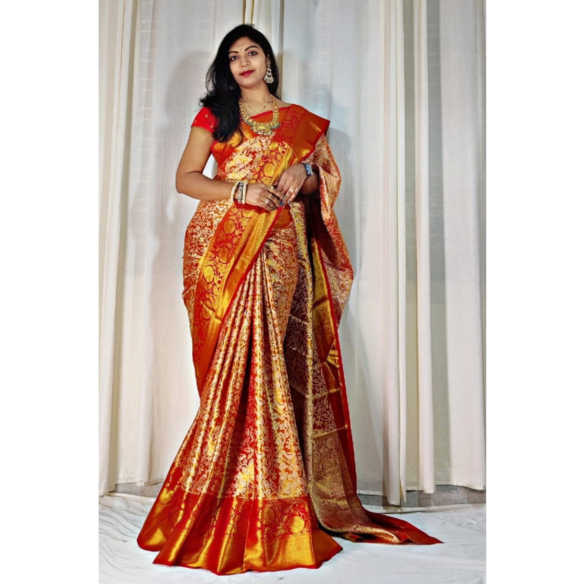 SGF11- Womens Kanjivaram Pure Soft Silk Handloom Saree Pure Golden Zari With Blouse Piece (Red)