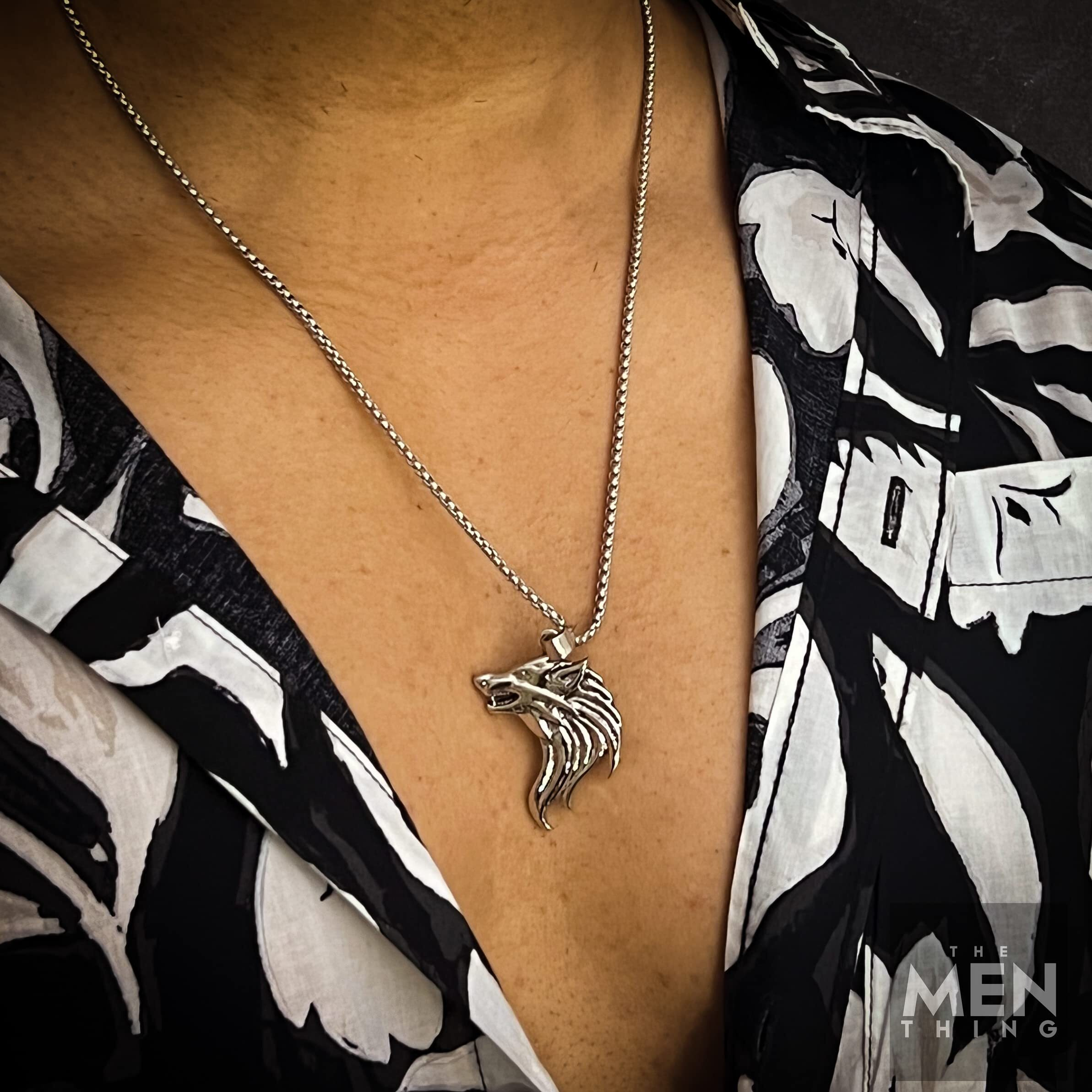THE MEN THING WATCHING WOLF - Alloy Pendant with Stainless Steel 24inch Round Box Chain, American trending Style for Men & Boy