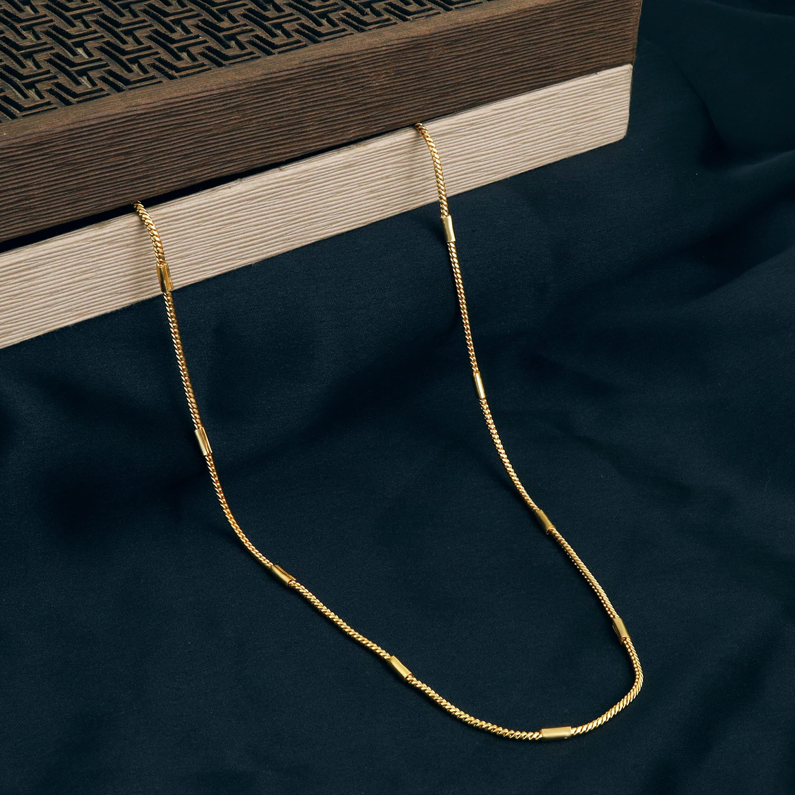 Fashion Frill Designer Golden Chain Thin Light Weighted Gold Plated Gold Chain For Girls Women Men Boys 28 Inches (Casual)