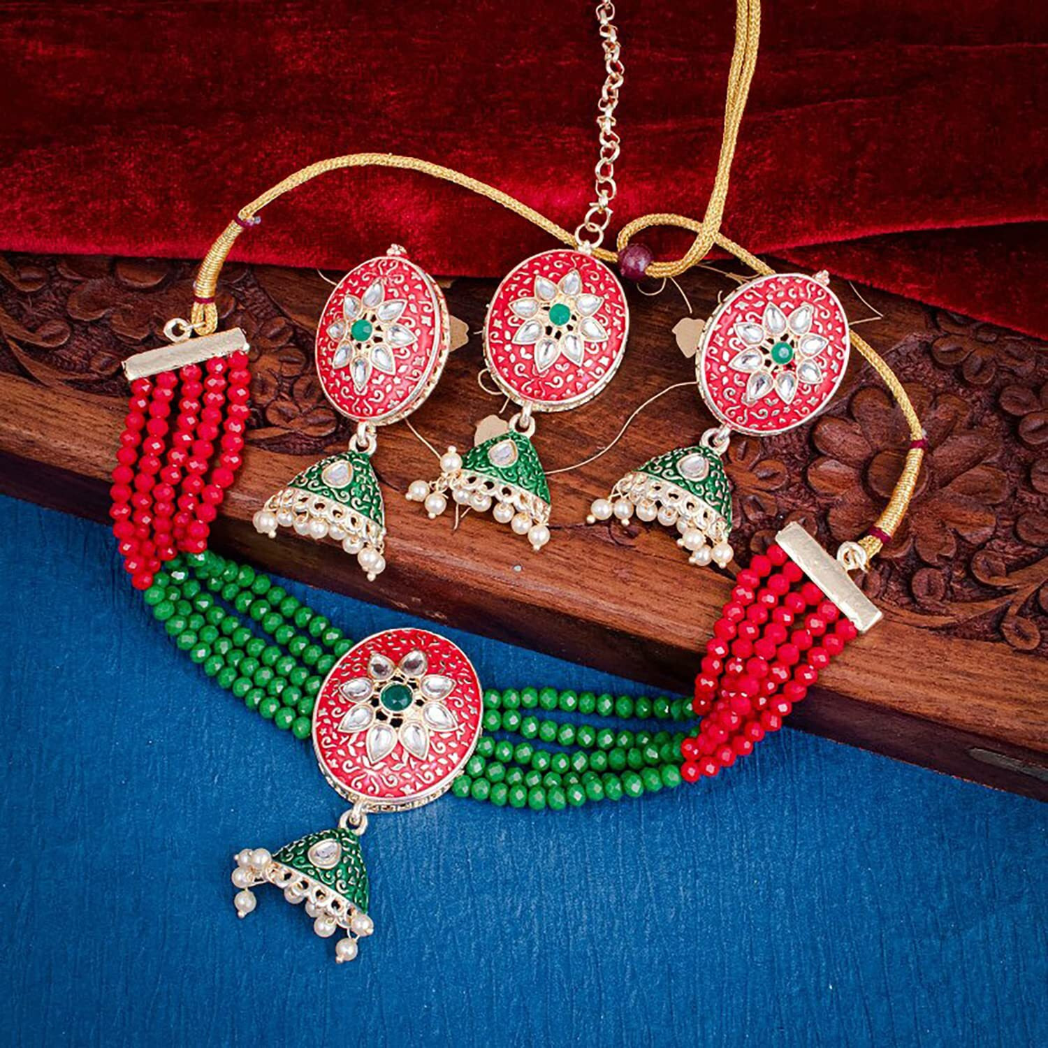 Sukkhi mesmerizing Gold Plated Kundan & Pearl Choker Necklace Set For Women (NS101130)