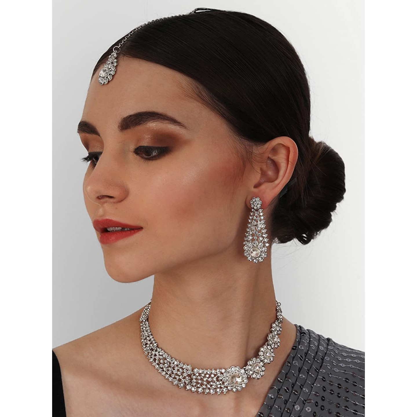 Atasi International Charming Silver-Plated Alloy Choker Necklace/Jewellery Set with Earrings & Mangtikka for women