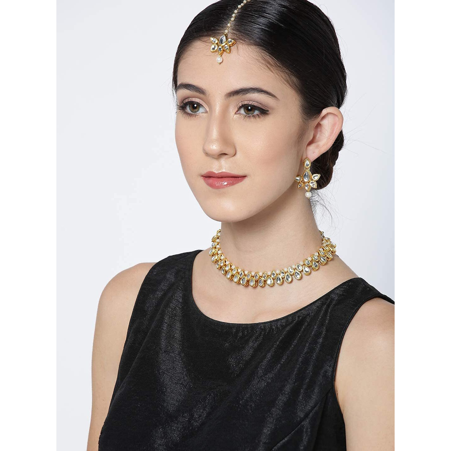 karatcart White Gold-Plated Metal Handcrafted Kundan Stone-Studded Choker Jewellery Set for Women