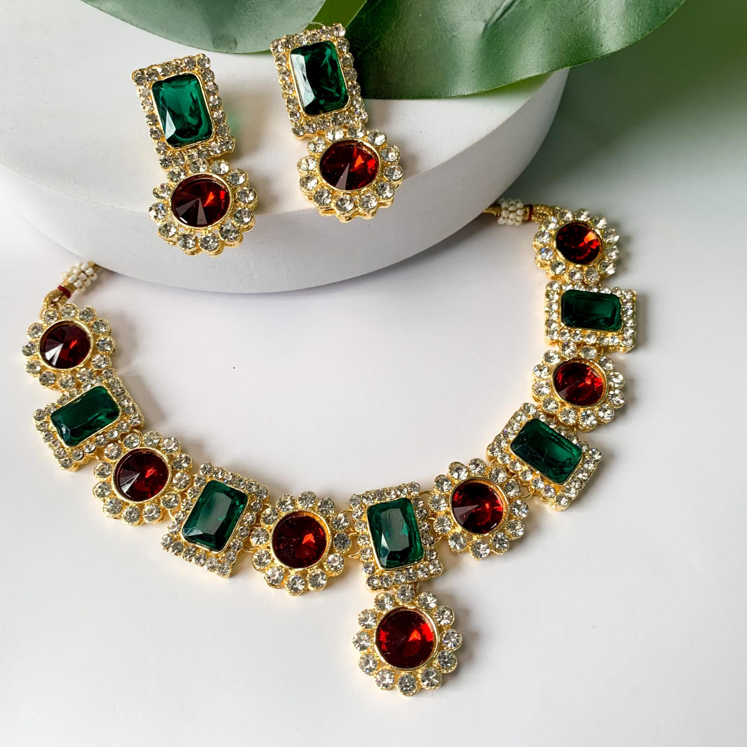 I Jewels 18K Gold Plated Traditional Stone Studded Necklace Jewellery Set For Women And Girls (IJ353MG)