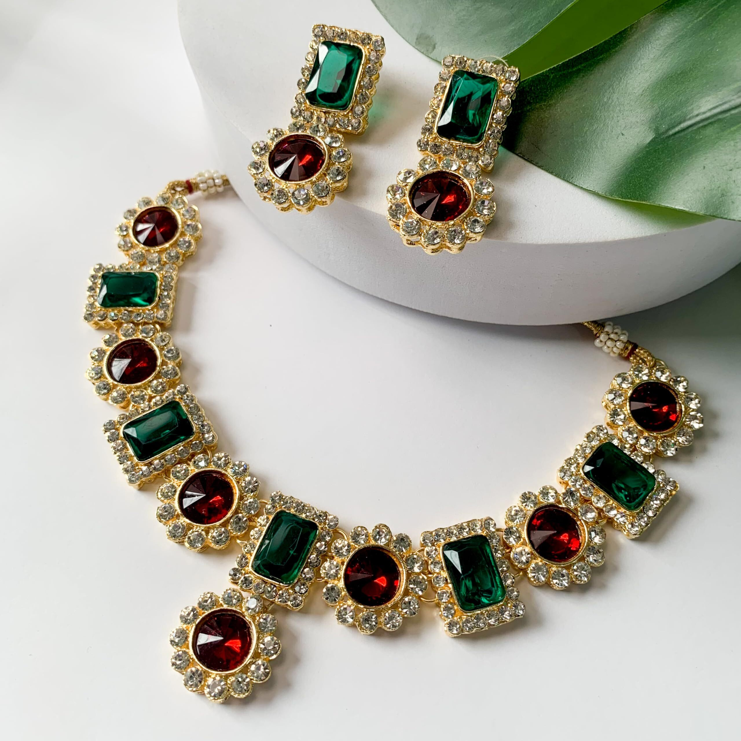 I Jewels 18K Gold Plated Traditional Stone Studded Necklace Jewellery Set For Women And Girls (IJ353MG)