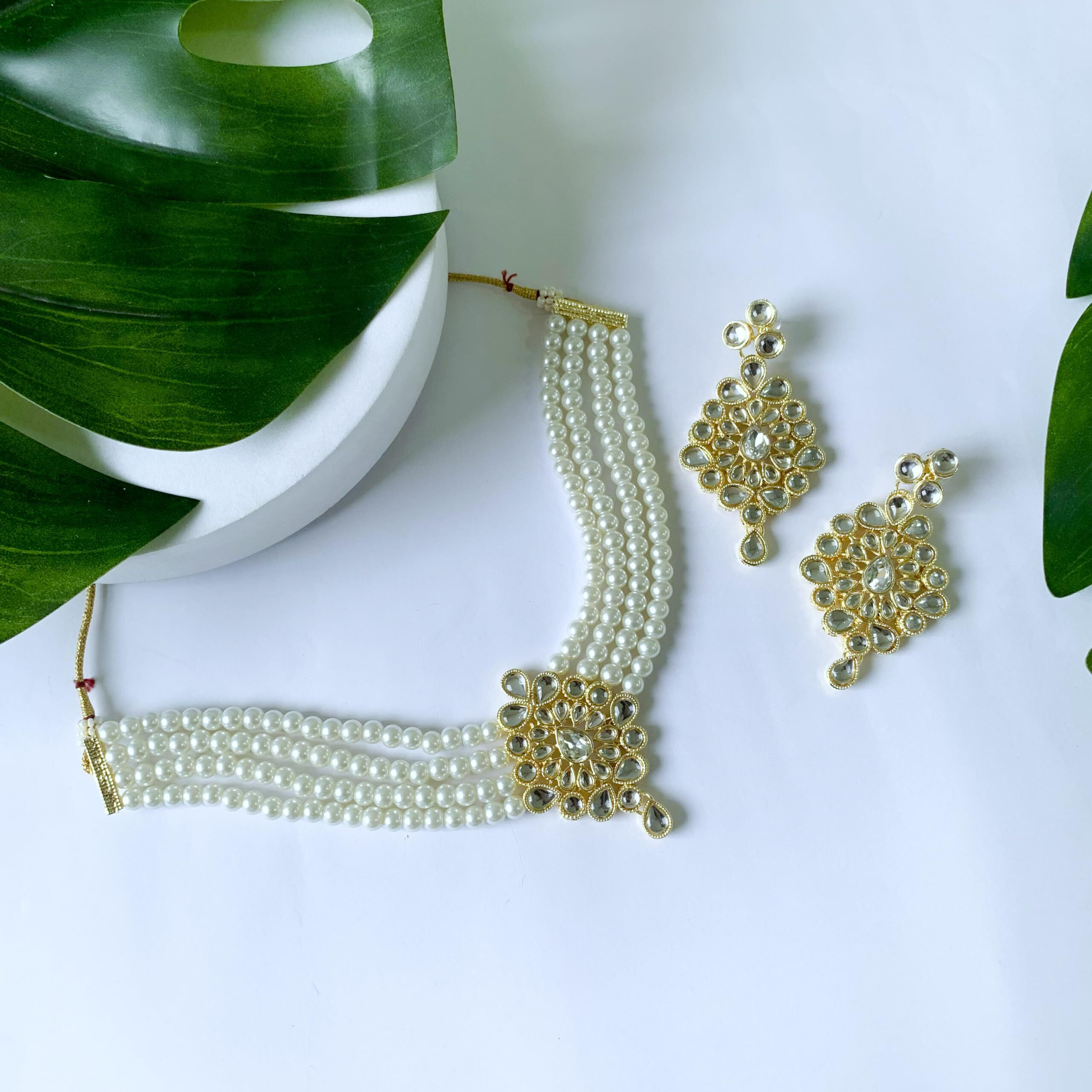 I Jewels 18K Gold Plated Traditional Kundan with Beads Choker Necklace Jewellery Set for Women/Girls (ML268W)