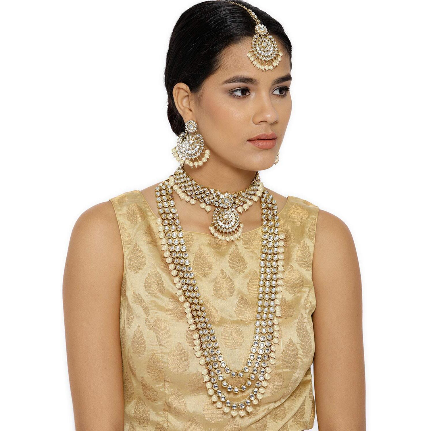 I Jewels Traditional 18K Gold Plated Kundan & Pearl Studded Bridal Choker Necklace Jewellery Set With Earrings & Maang Tikka for Women (IJ325W)