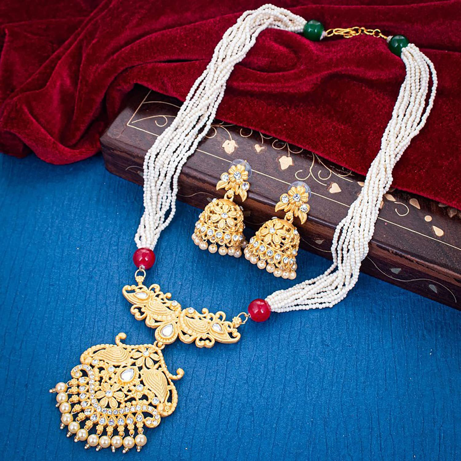 Sukkhi Striking Gold Plated Short Necklace Set For Women (NS102853)