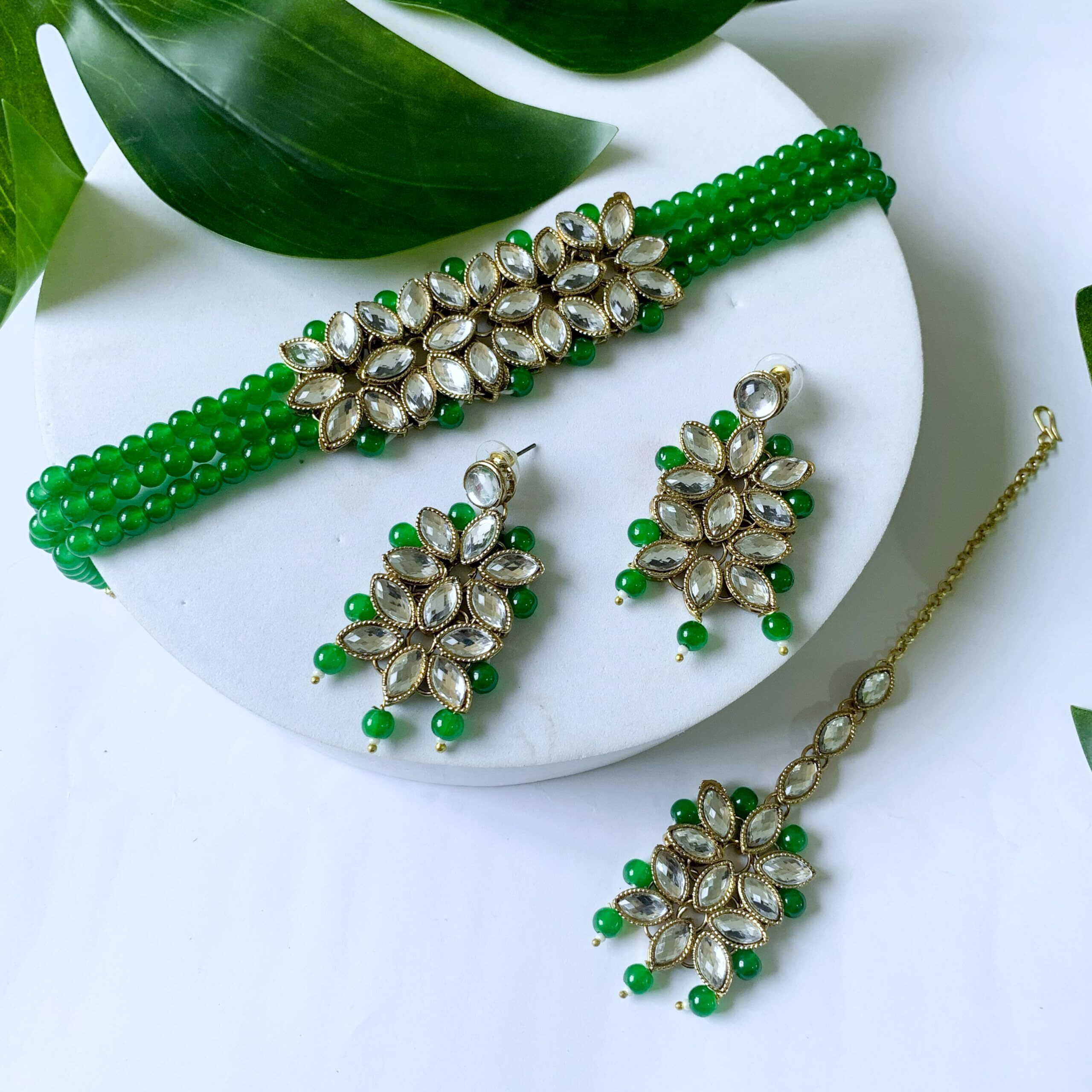 I Jewels 18k Gold Plated Kundan & Pearl Beaded Choker Set for Women/Girls (IJ345G)