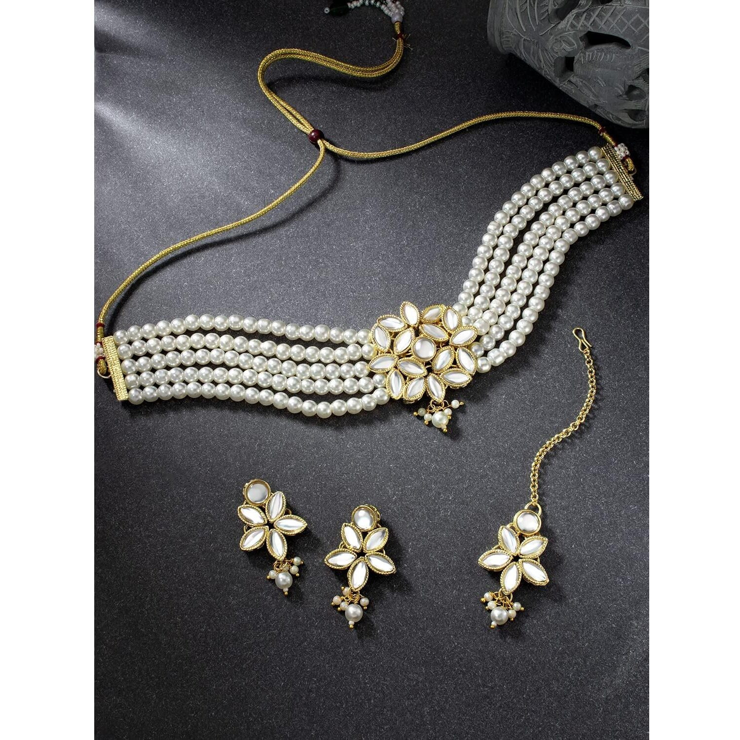 I Jewels 18K Gold Plated Traditional Kundan with Pearl Choker Necklace Jewellery Set & Maang Tikka for Women/Girls (ML262W)