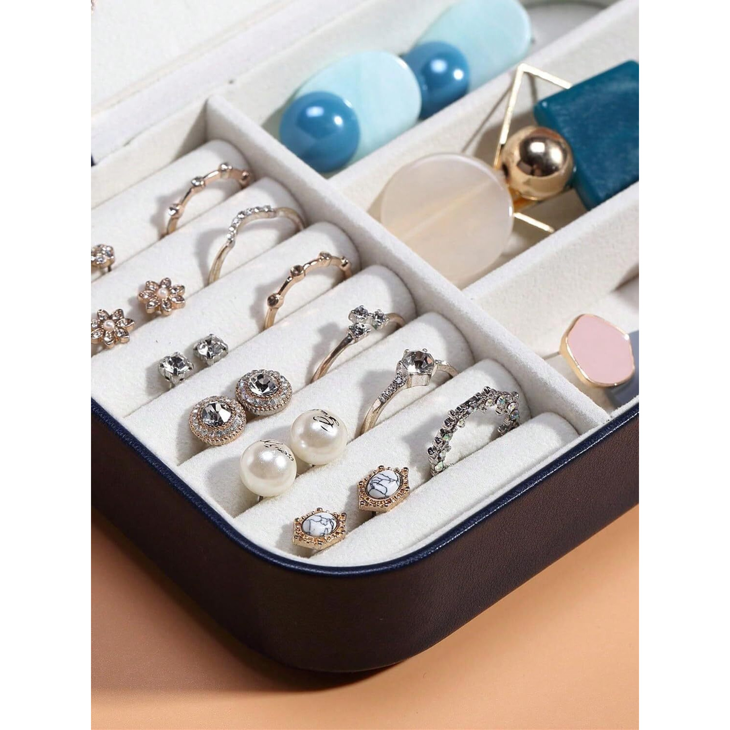 Shining Diva Fashion Jewellery Organisers Box PU Leather Storage Case for Rings, Earrings, Necklace Jewelry Organizer for Women Travel (BOX1003) (Black)