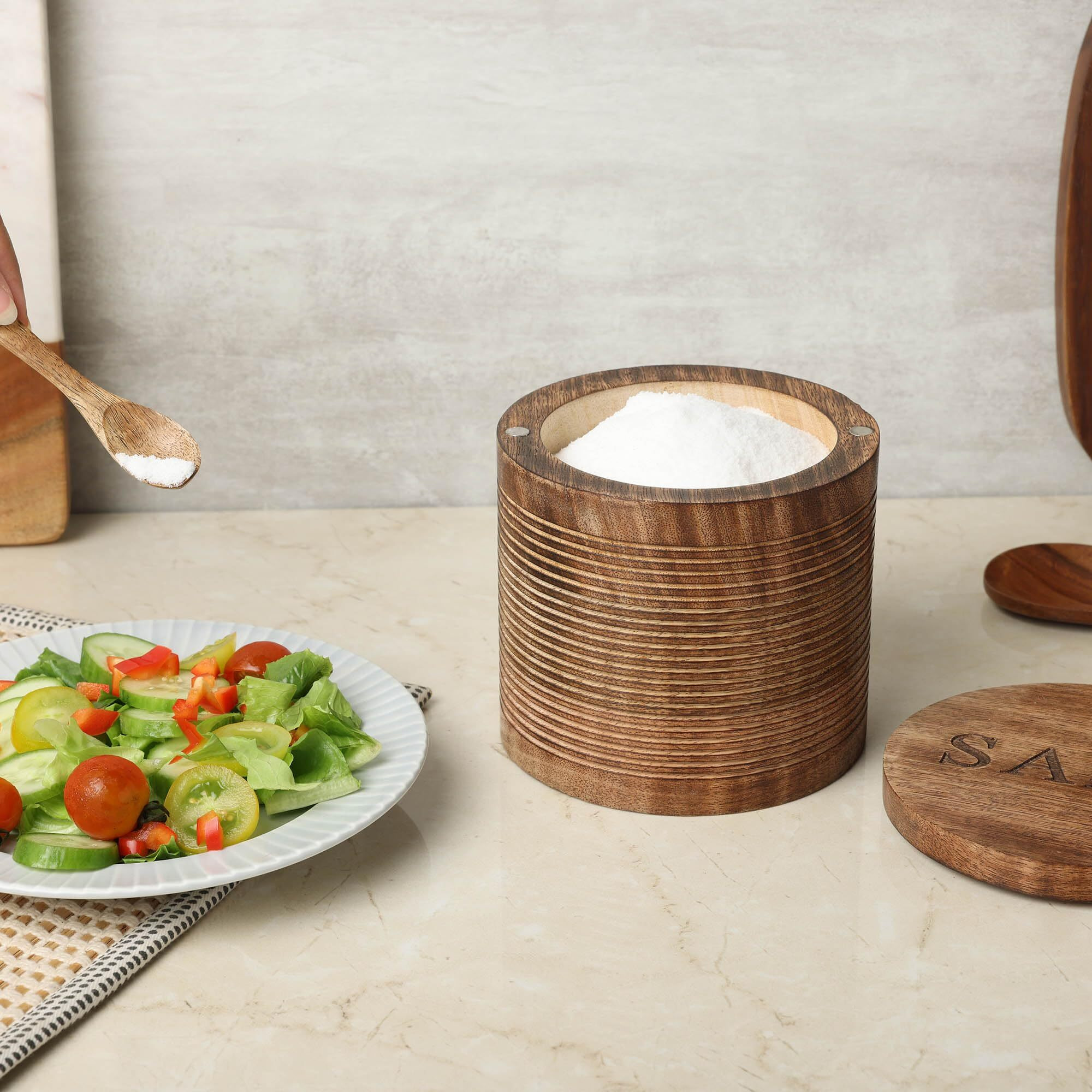 dudki Wooden Salt Box with Magnetic Lid with Wooden Spoon| Round Salt Container| Bowl Pot Jar Salt Box | Textured Salt Box| Kitchen Home| Seasonings