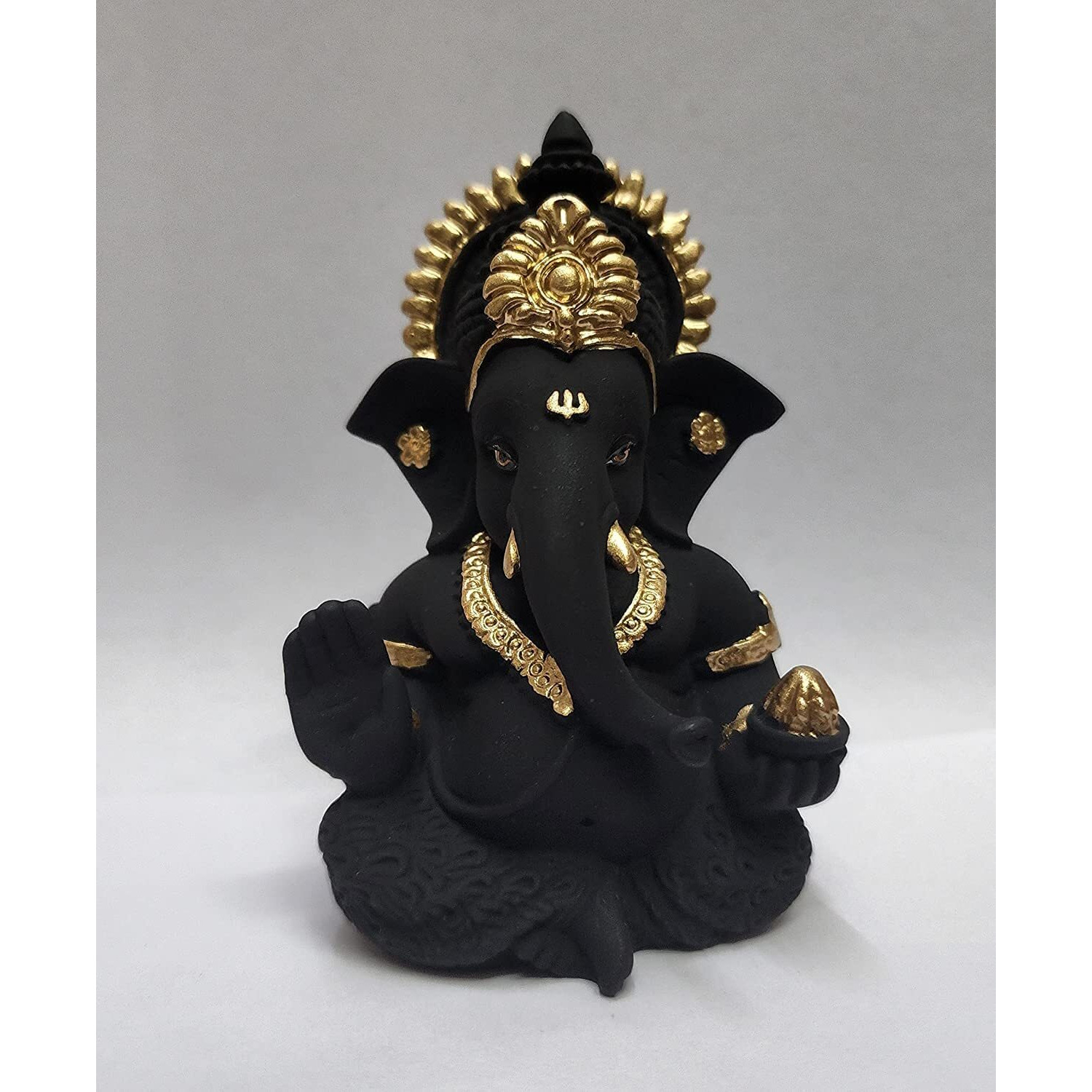 Gold Art India Terracotta Black Ganesh Idol for Car Dashboard Small Ganesha Murti Ganpati Idol for Home Decor Puja Lord Ganesh Statue Gift for Office Desk Puja Room Figurine 3.5 X 2 Inches