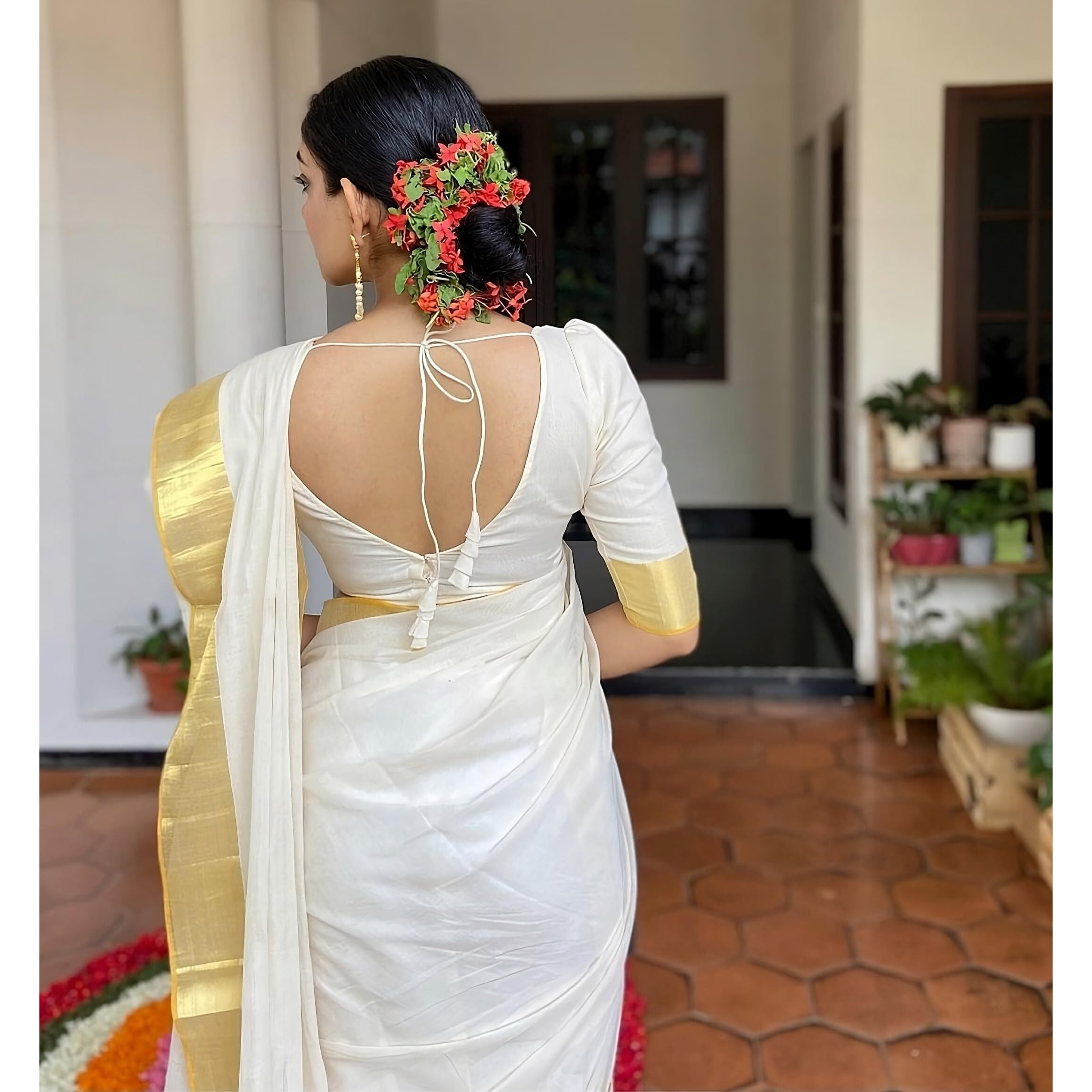 Sidhidata Womens Chanderi Cotton Saree With Unstitched Blouse Piecee (Golden White_White_Free Size)