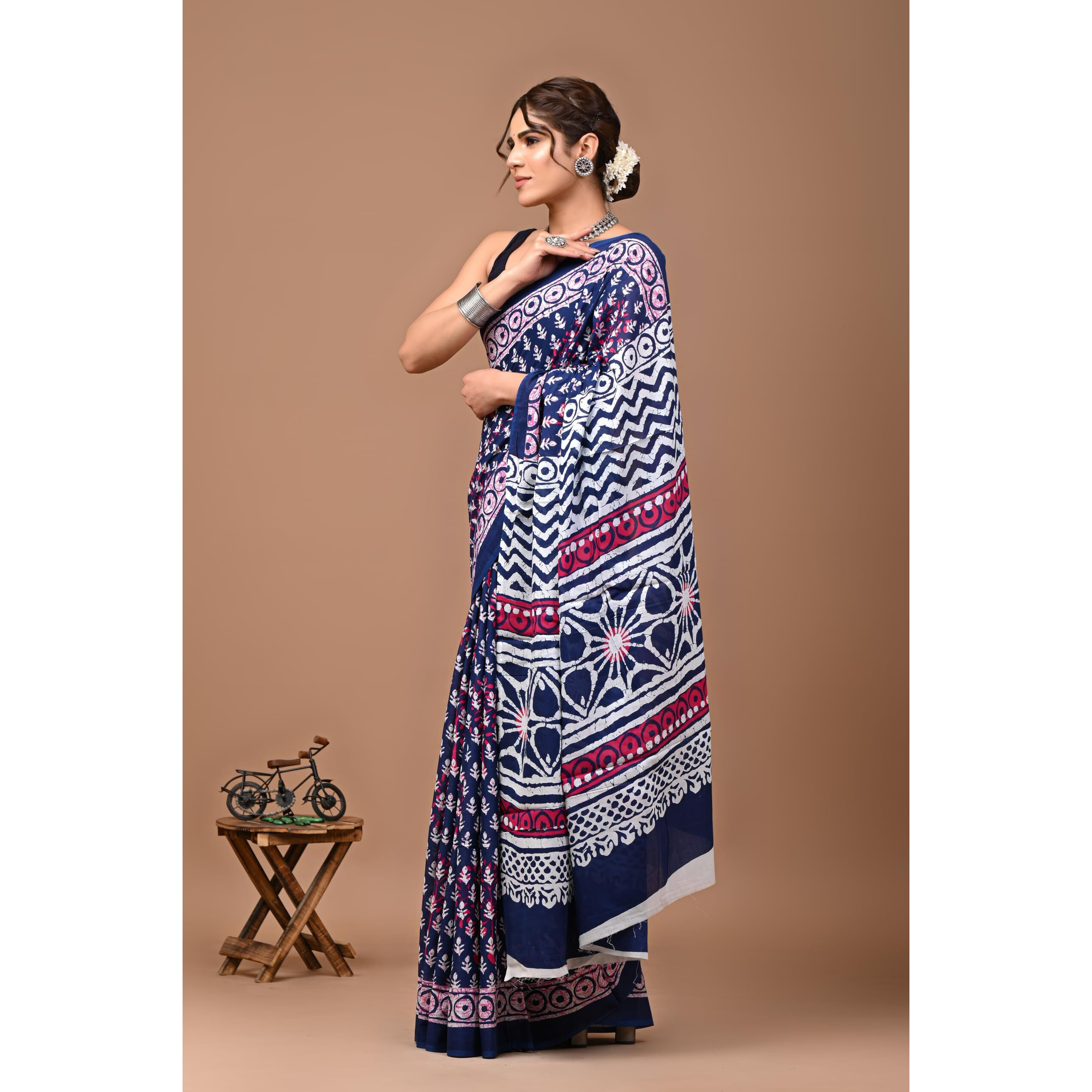 Crafts Moda Pure Cotton Saree for Women Blue Floral Printed with Unstitched Blouse