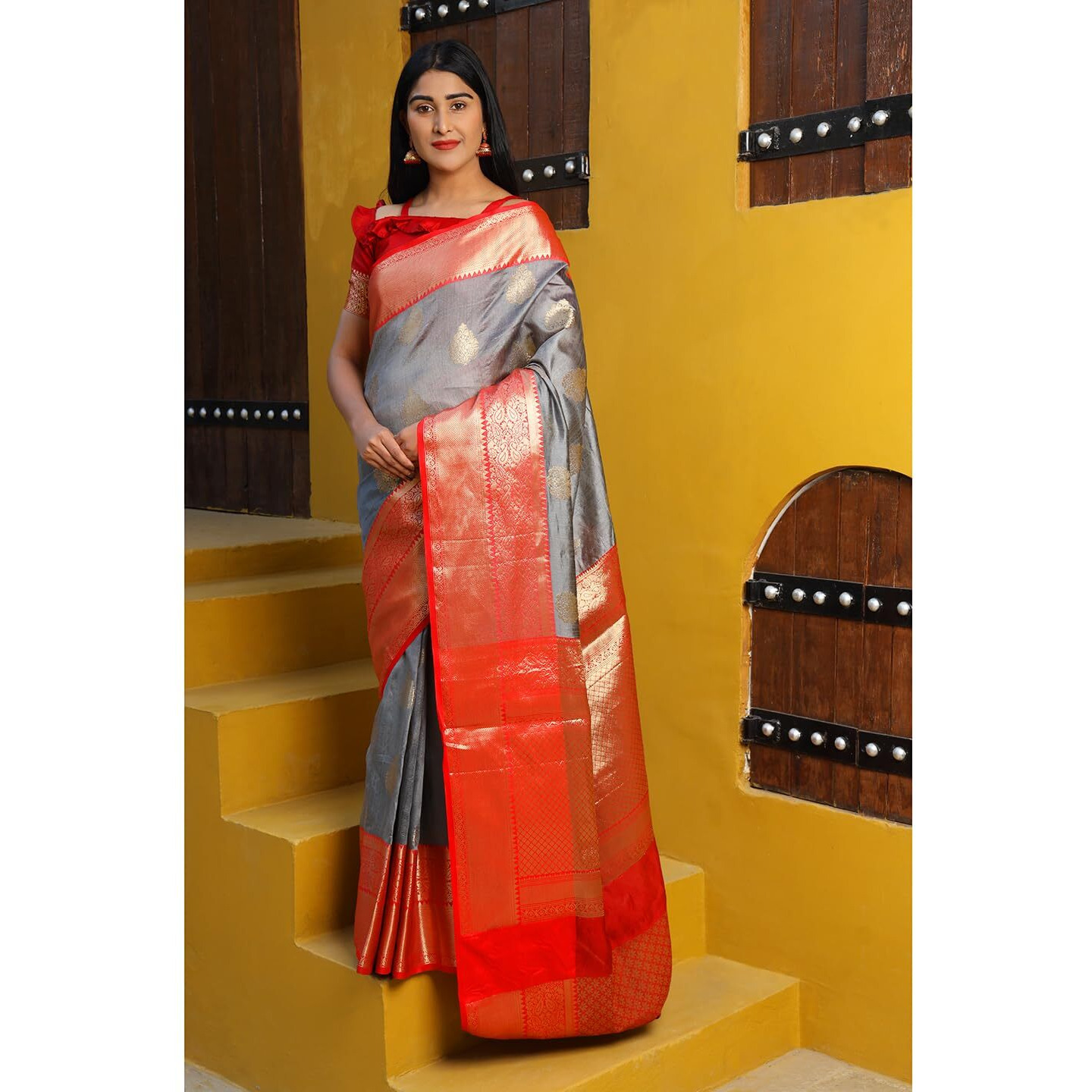 Silk Zone Womens Heavy Banarasi Art Silk Saree With Unstitched Blouse Piece(Grey)