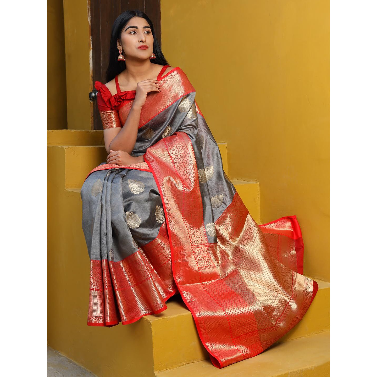 Silk Zone Womens Heavy Banarasi Art Silk Saree With Unstitched Blouse Piece(Grey)