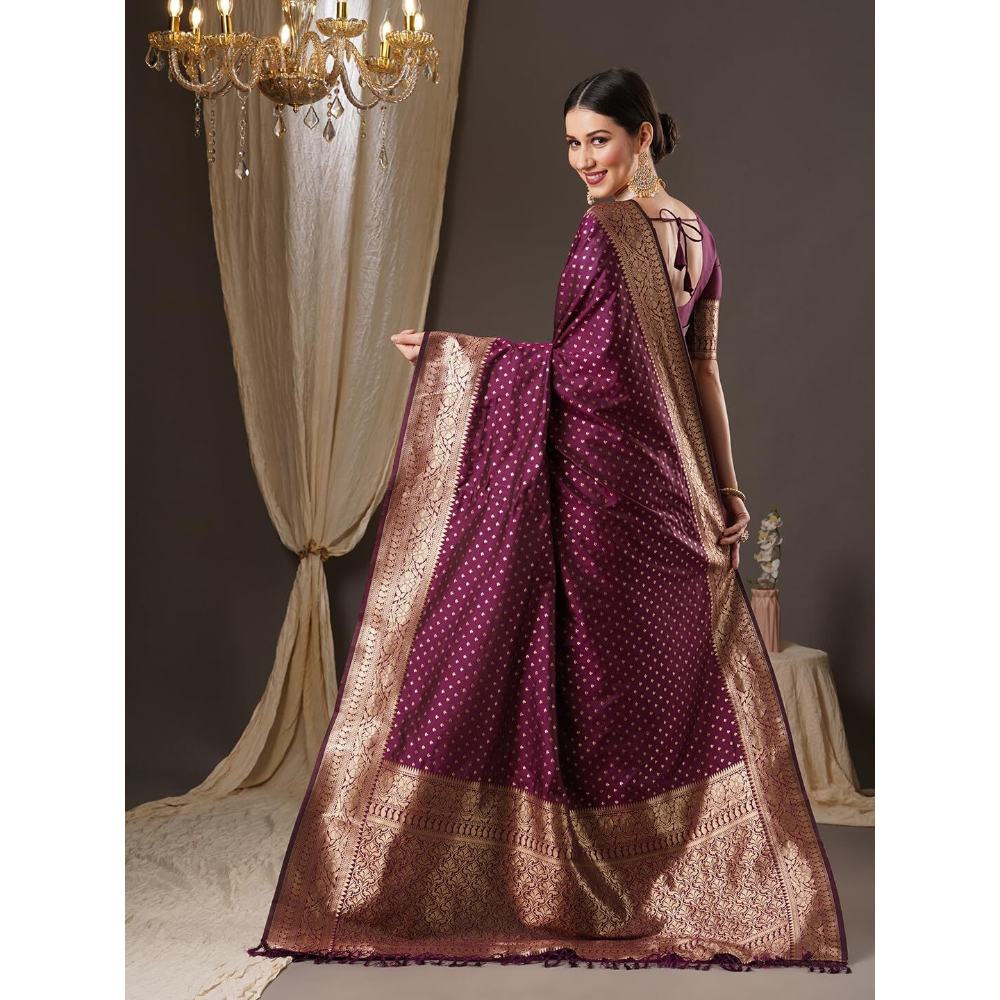 AKHILAM Womens Paisley Silk Blend Woven Design Saree With Unstitched Blouse Piece (Purple_14PAKHI1507)