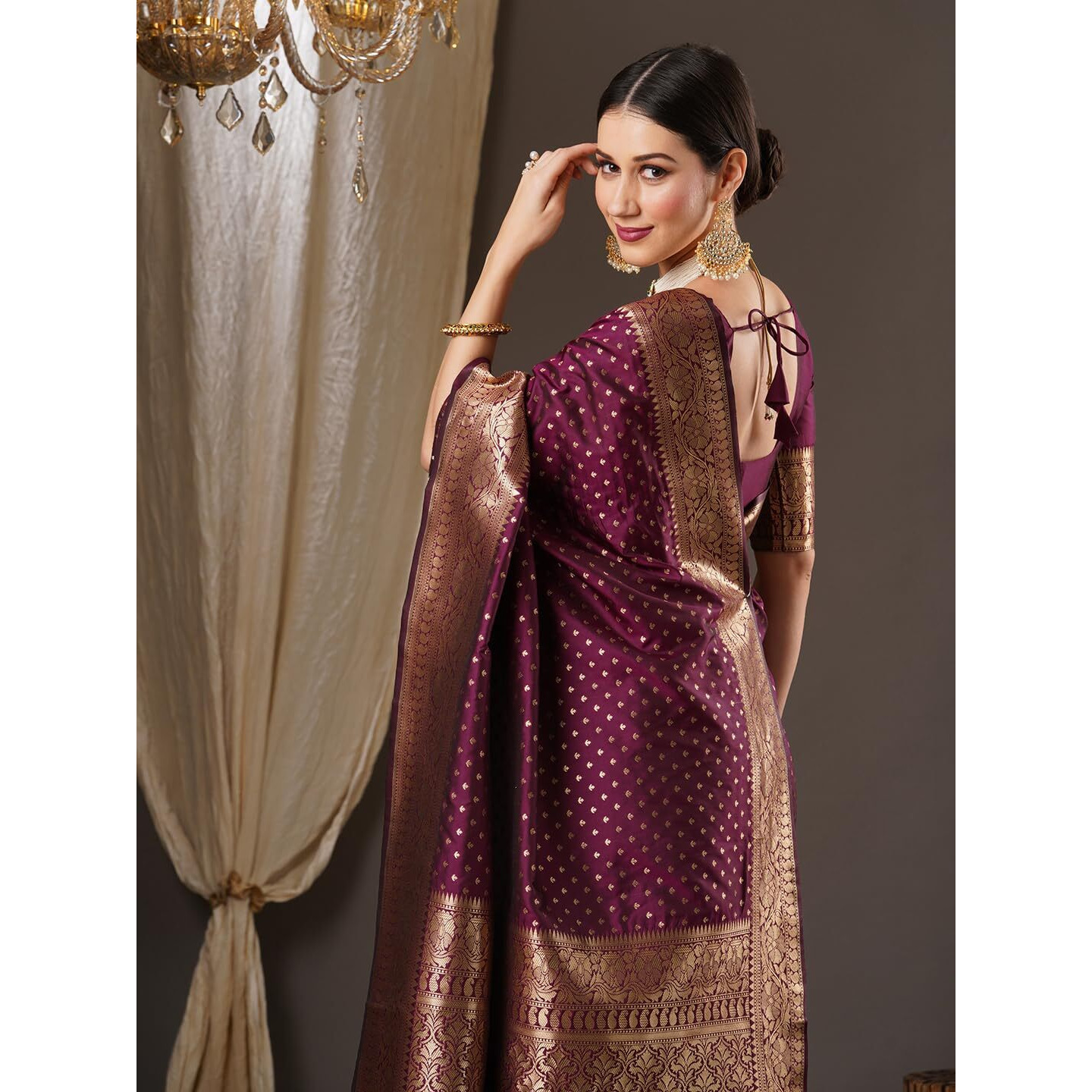AKHILAM Womens Paisley Silk Blend Woven Design Saree With Unstitched Blouse Piece (Purple_14PAKHI1507)