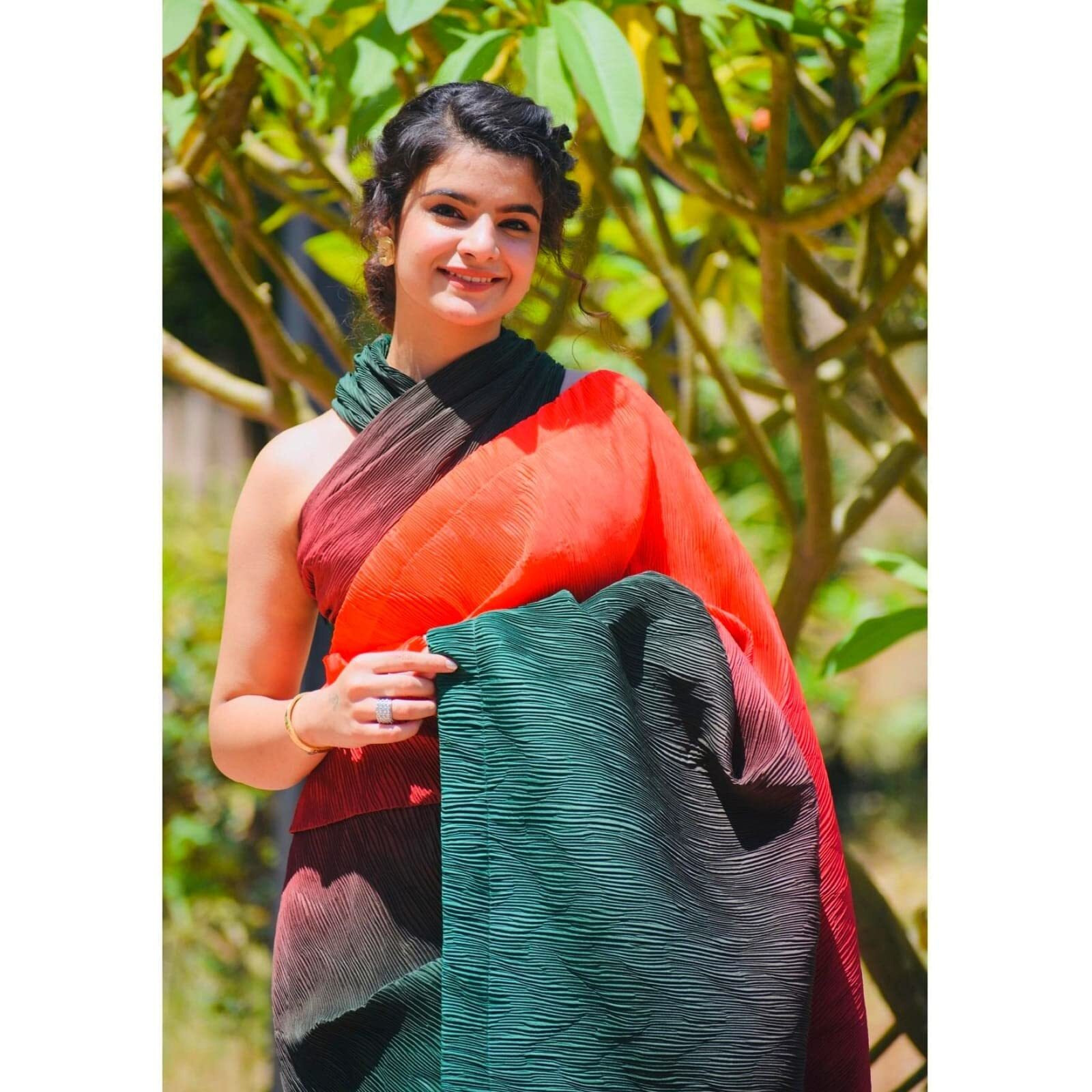 Sidhidata Womens Full CrushedPleated Georgette Saree With Unstitched Blouse Piece(Madhuri Red_Red_Free Size)