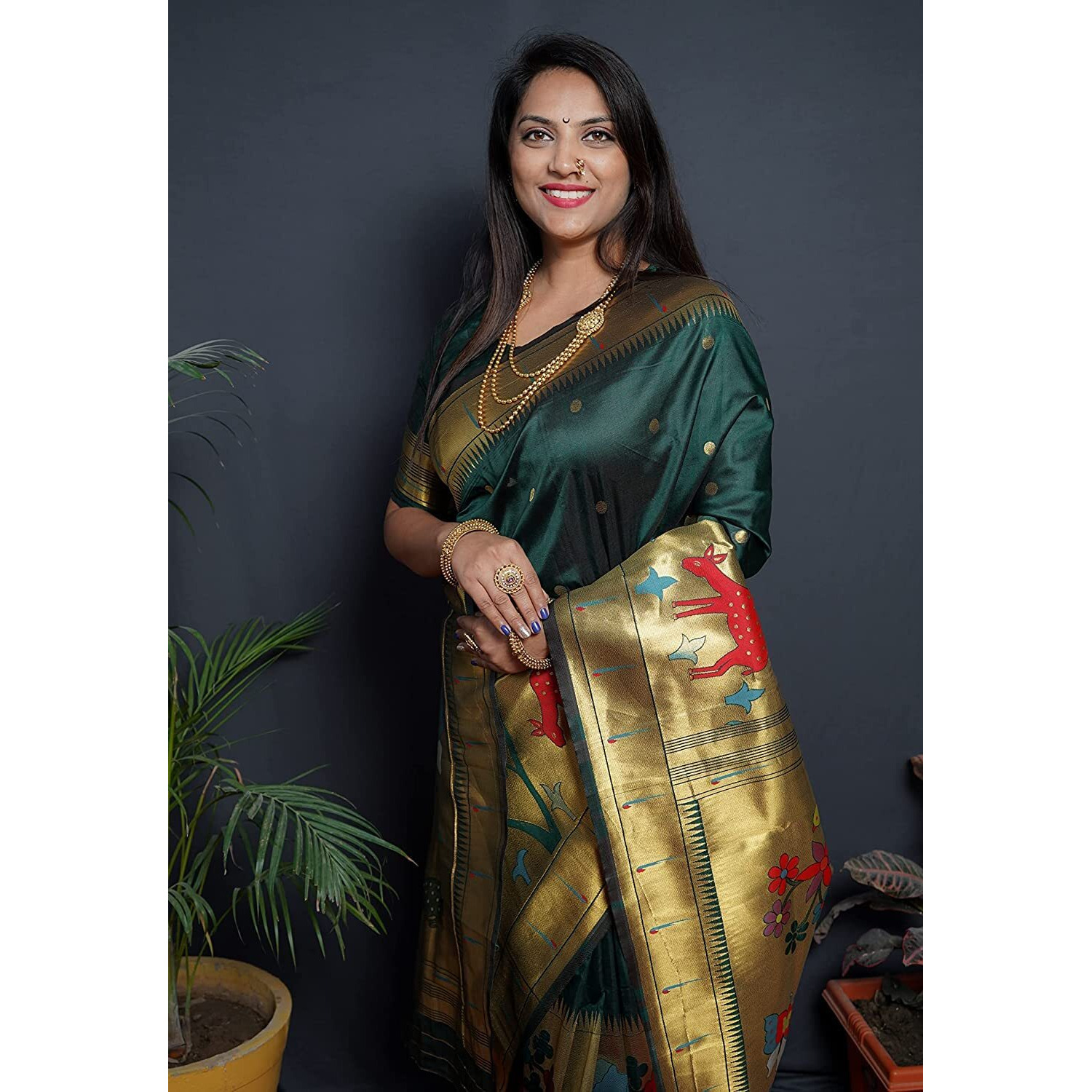 SGF11Womens Paithani Kanjivaram Pure Soft Silk Handloom Saree Pure Golden Zari With Blouse Piece (Dark Green)