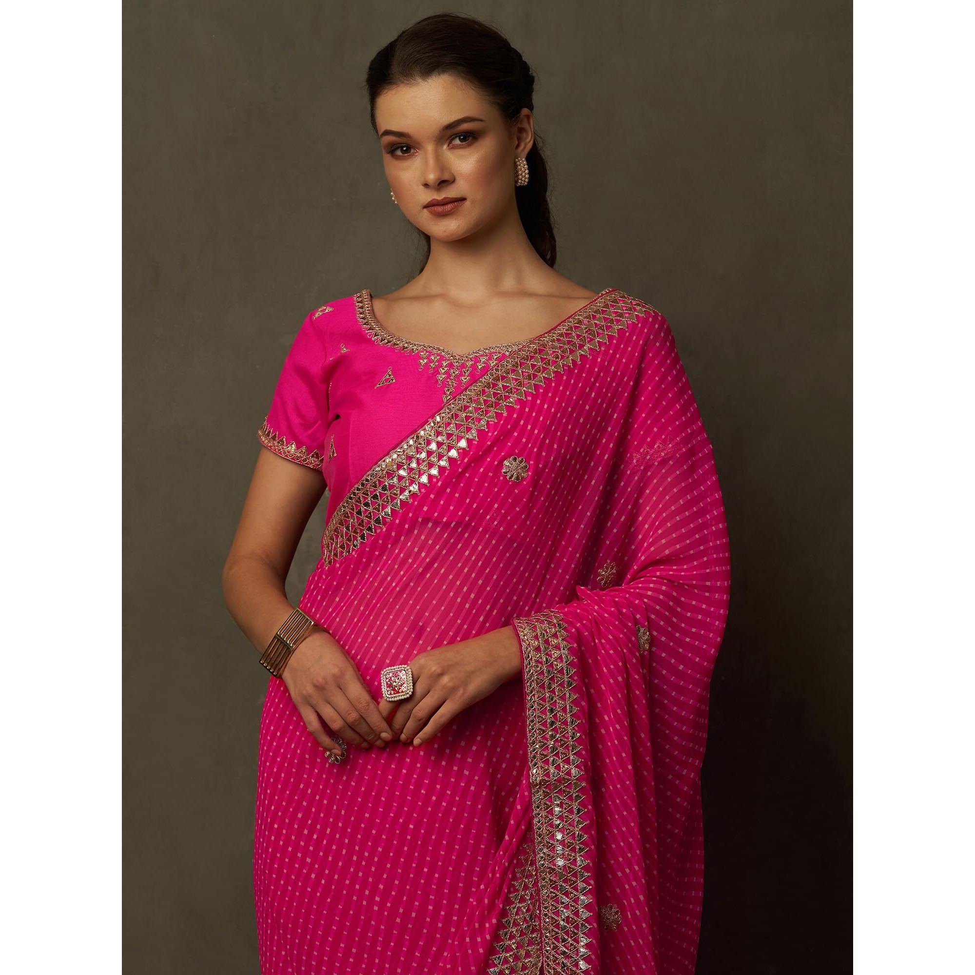 AKHILAM Womens Embellished Gota Work Georgette Bandhani Saree With Unstiched Blouse Piece (Barbie Pink_DHNIYA106_DC)