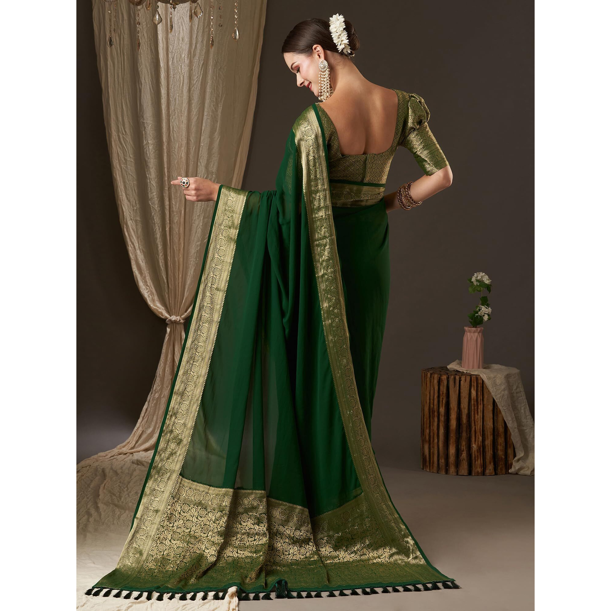 AKHILAM Womens Woven Design Solid Georgette Kanjeevaram Saree With Unstiched Blouse Piece (Green_ARYA7005_FL)