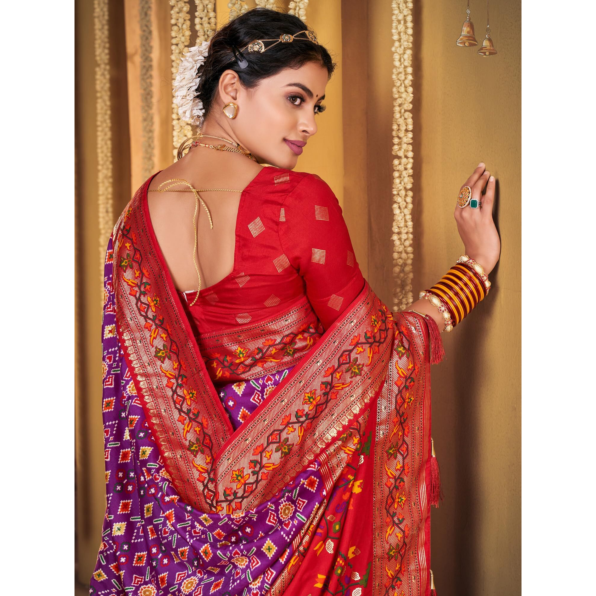 AKHILAM Womens Soft Patola Silk Ikat Print Golden Zari Border Saree With Unstitched Blouse Piece (Purple_SMNGLM1008_SS)
