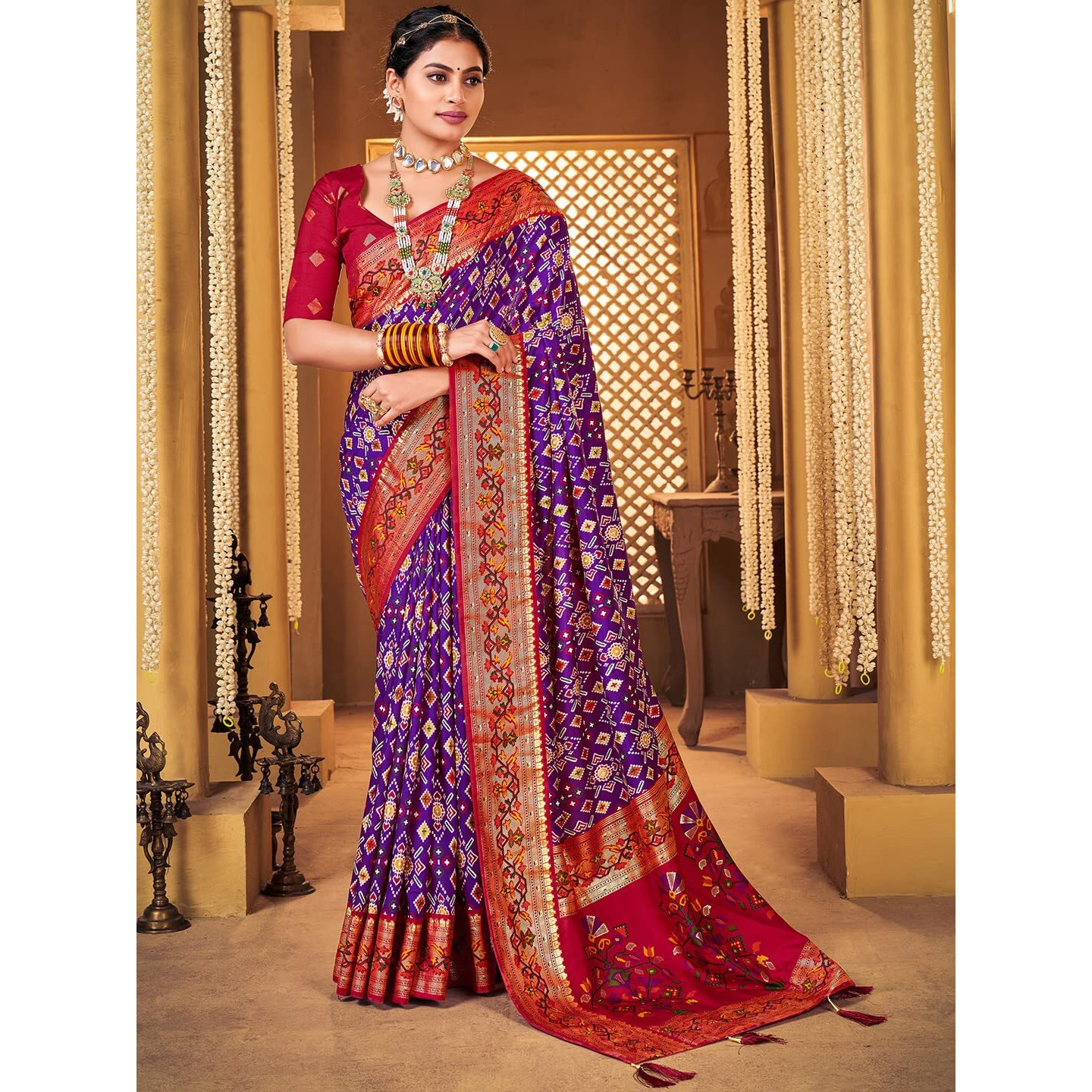 AKHILAM Womens Soft Patola Silk Ikat Print Golden Zari Border Saree With Unstitched Blouse Piece (Purple_SMNGLM1008_SS)