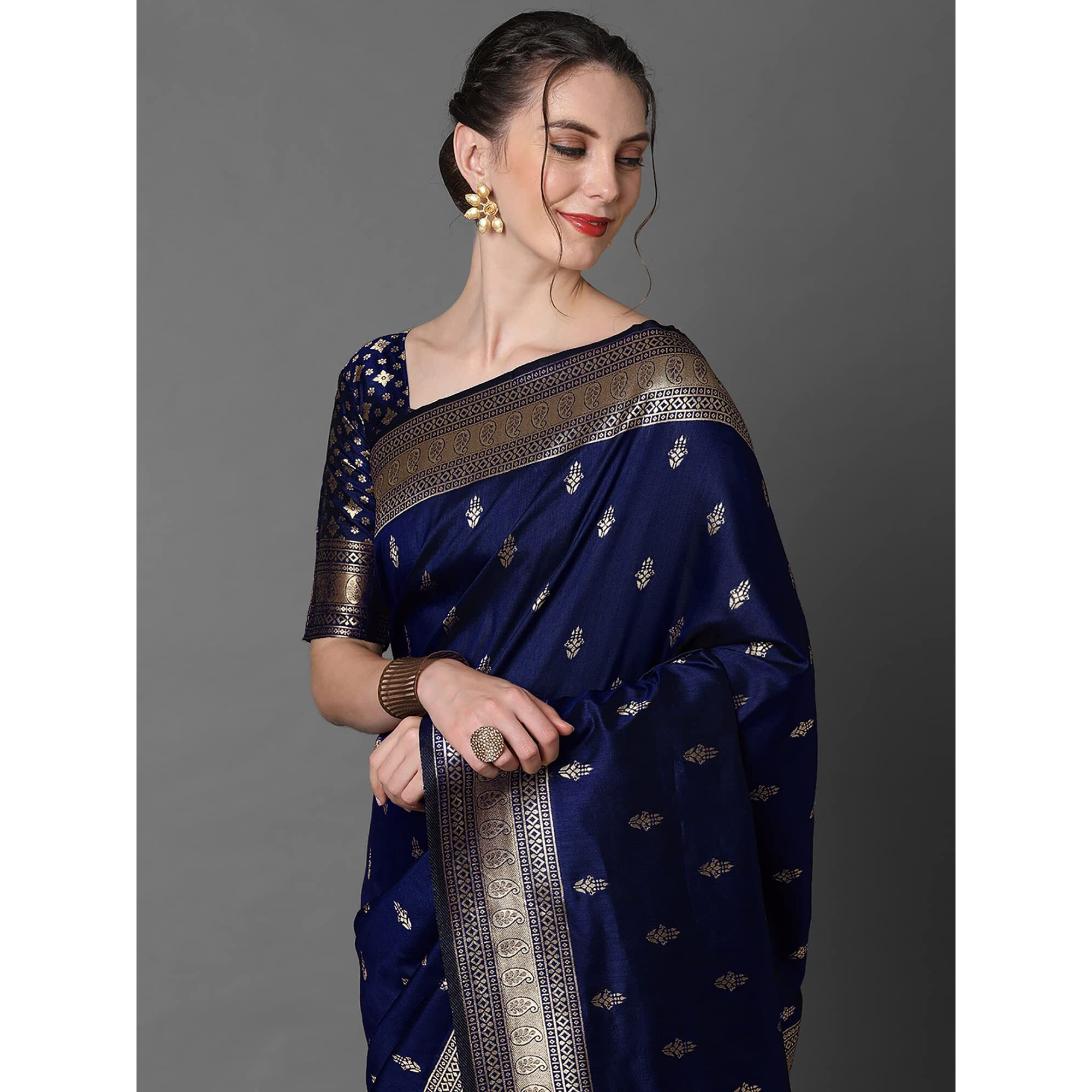 AKHILAM Womens Banarasi Silk Blend Woven Design Golden zari Work Saree With Unstitched Blouse Piece (Navy Blue_2PAKHI4103E)