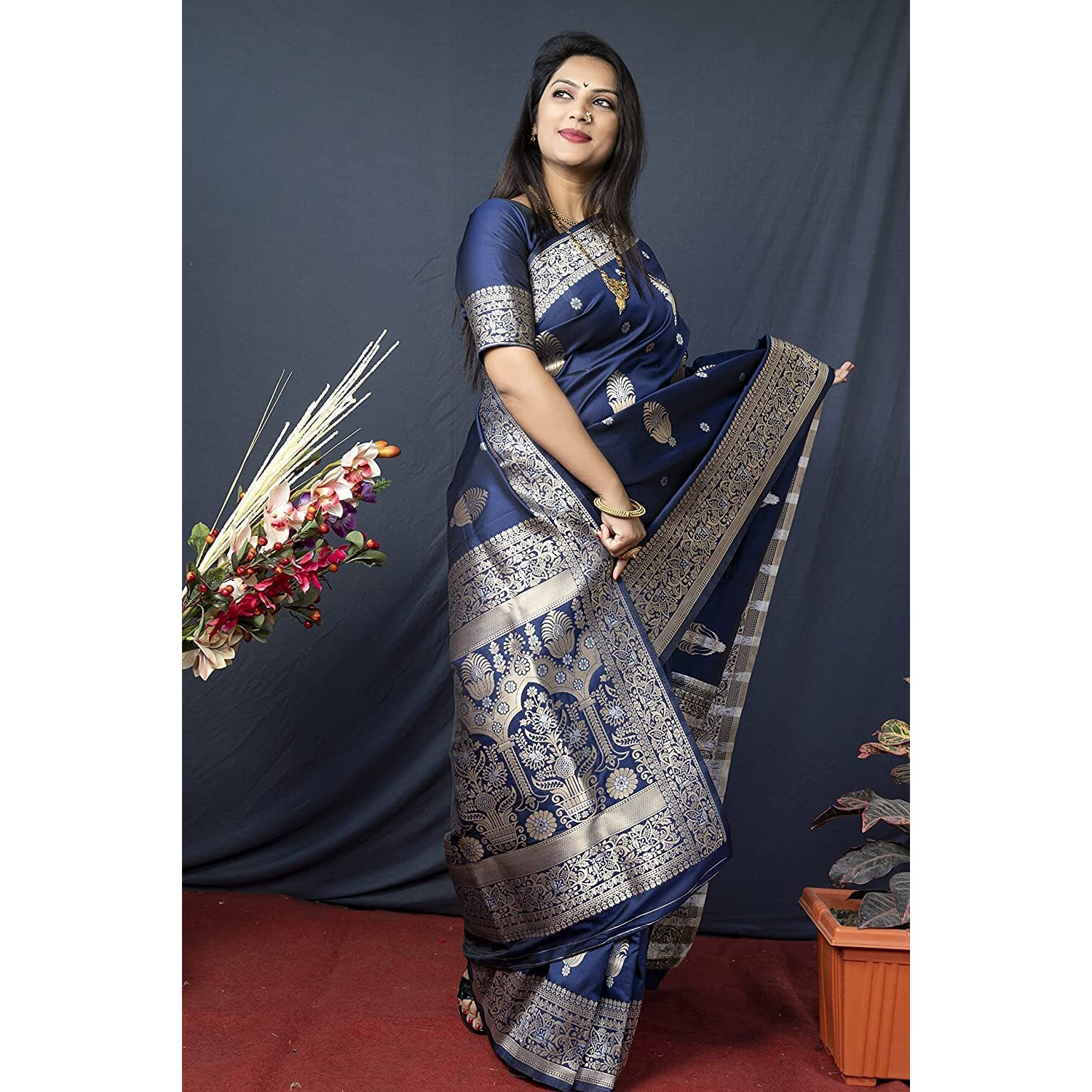 SGF11- Womens Kanjivaram Pure Soft Silk Handloom Saree Pure Golden Zari With Blouse Piece (Dark Blue)