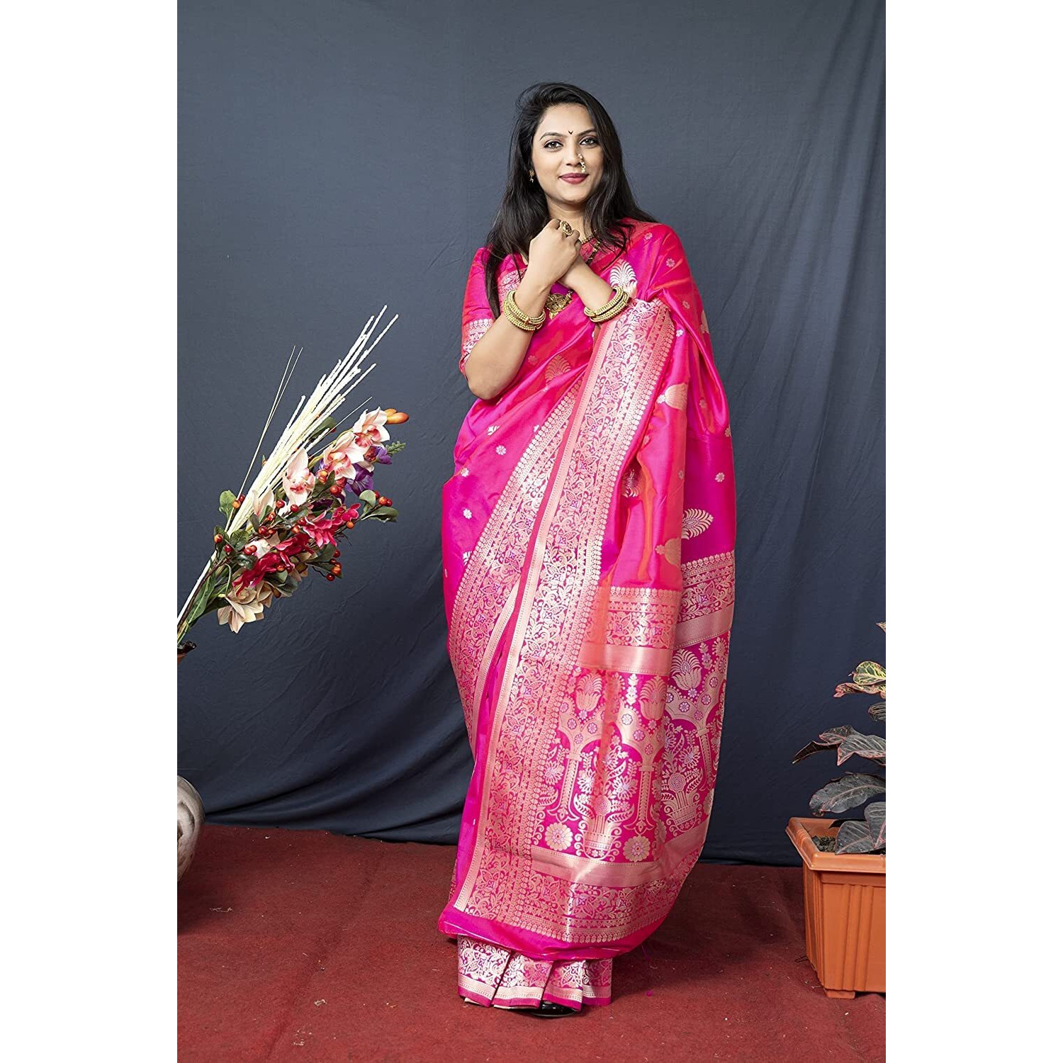 SGF11- Womens Kanjivaram Pure Soft Silk Handloom Saree Pure Golden Zari With Blouse Piece (Pink)