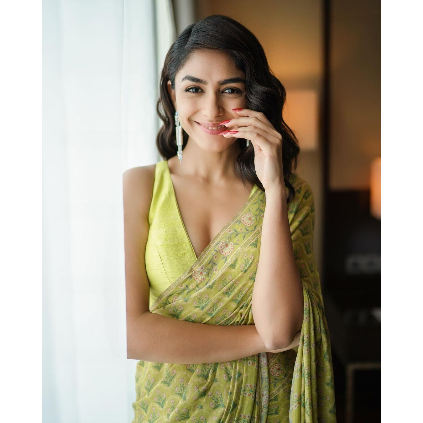 Sidhidata Womens Georgette Floral Printed Saree With Unstitched Blouse Piece (BulBul Yellow_Yellow_Free Size)