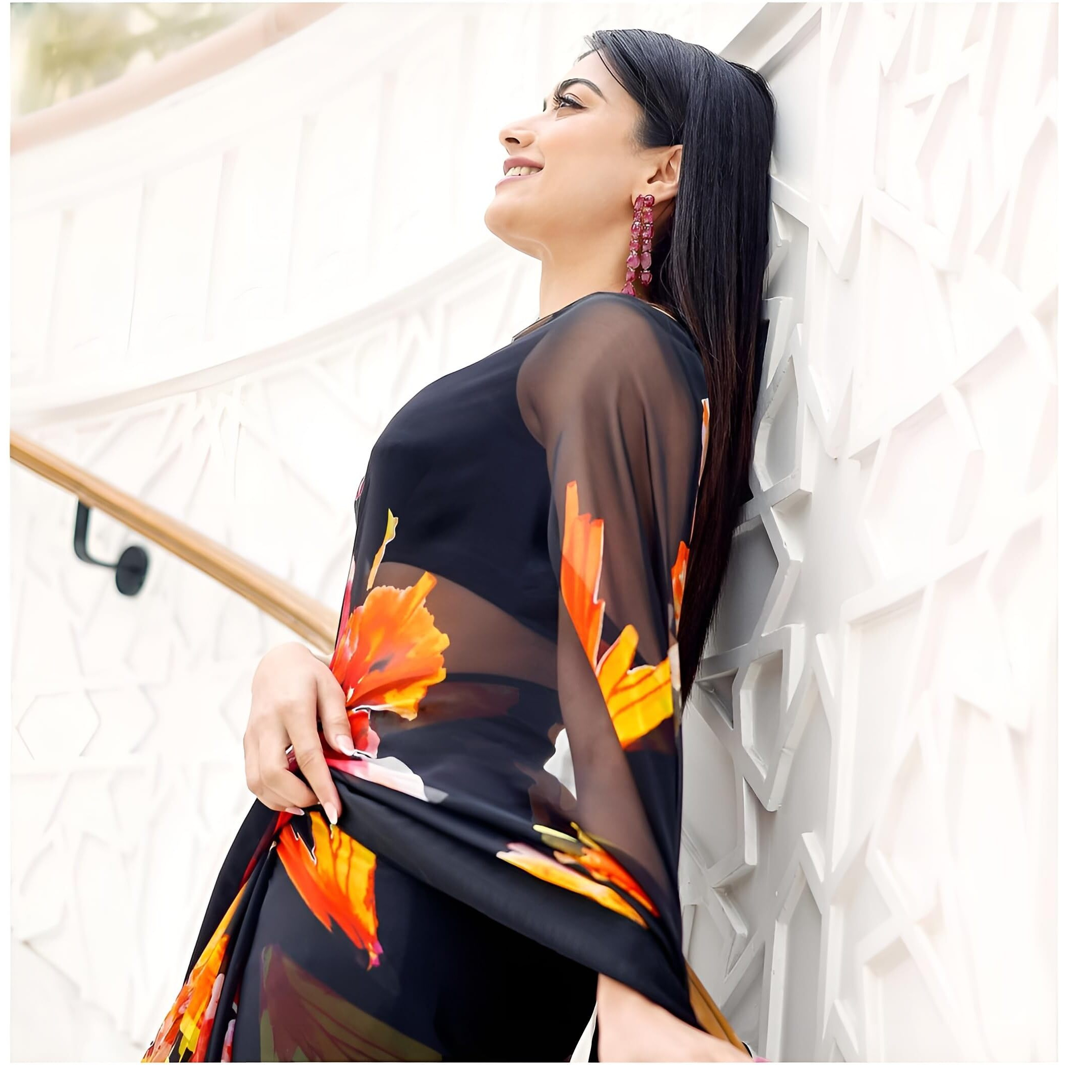 Sidhidata Womens Floral Printed Georgette Saree With Unstitched Blouse Piece (Rashmika Black_Black_Free Size)
